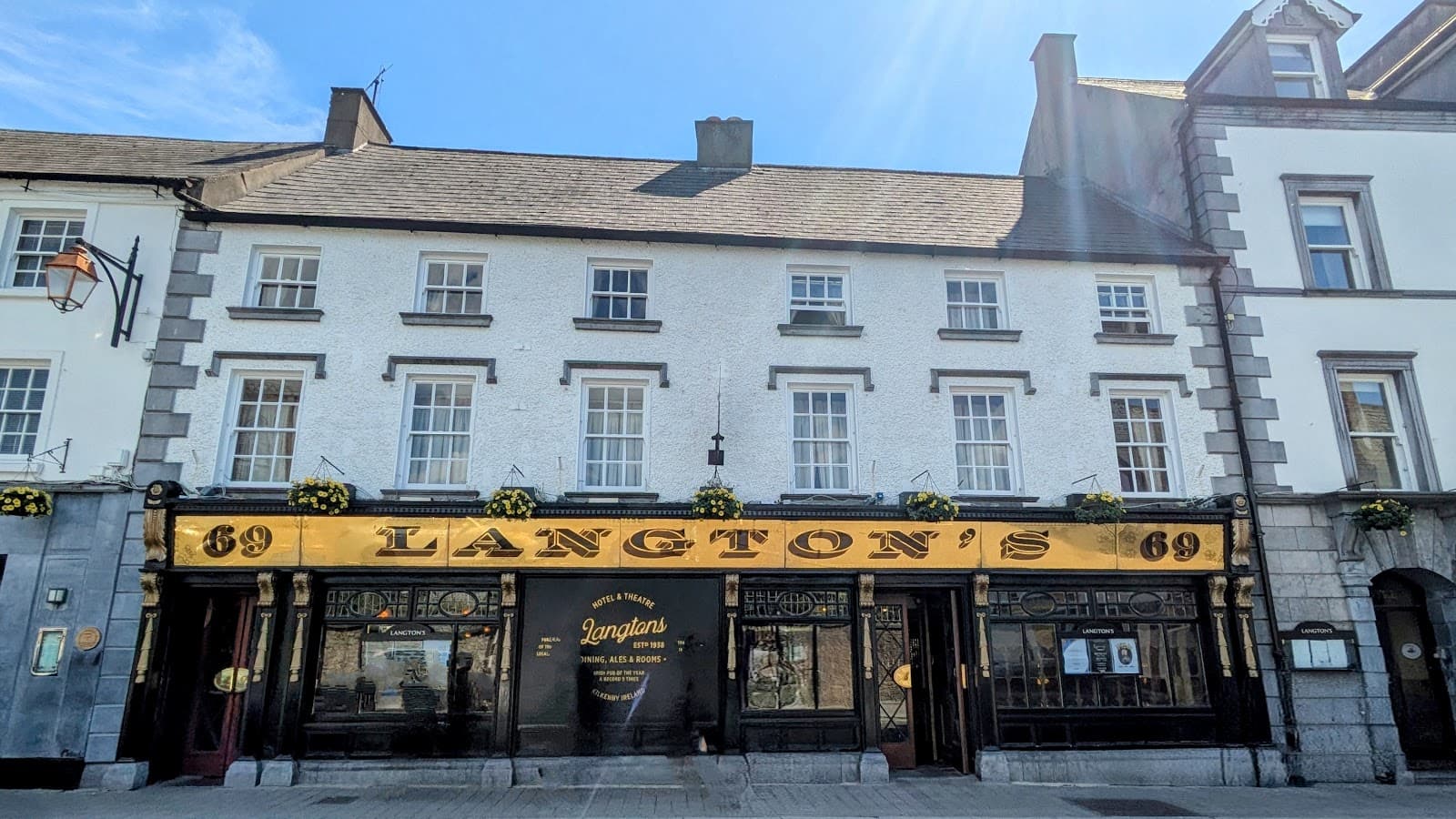 Langton's Bar and Restaurant — Irish pub in Kilkenny