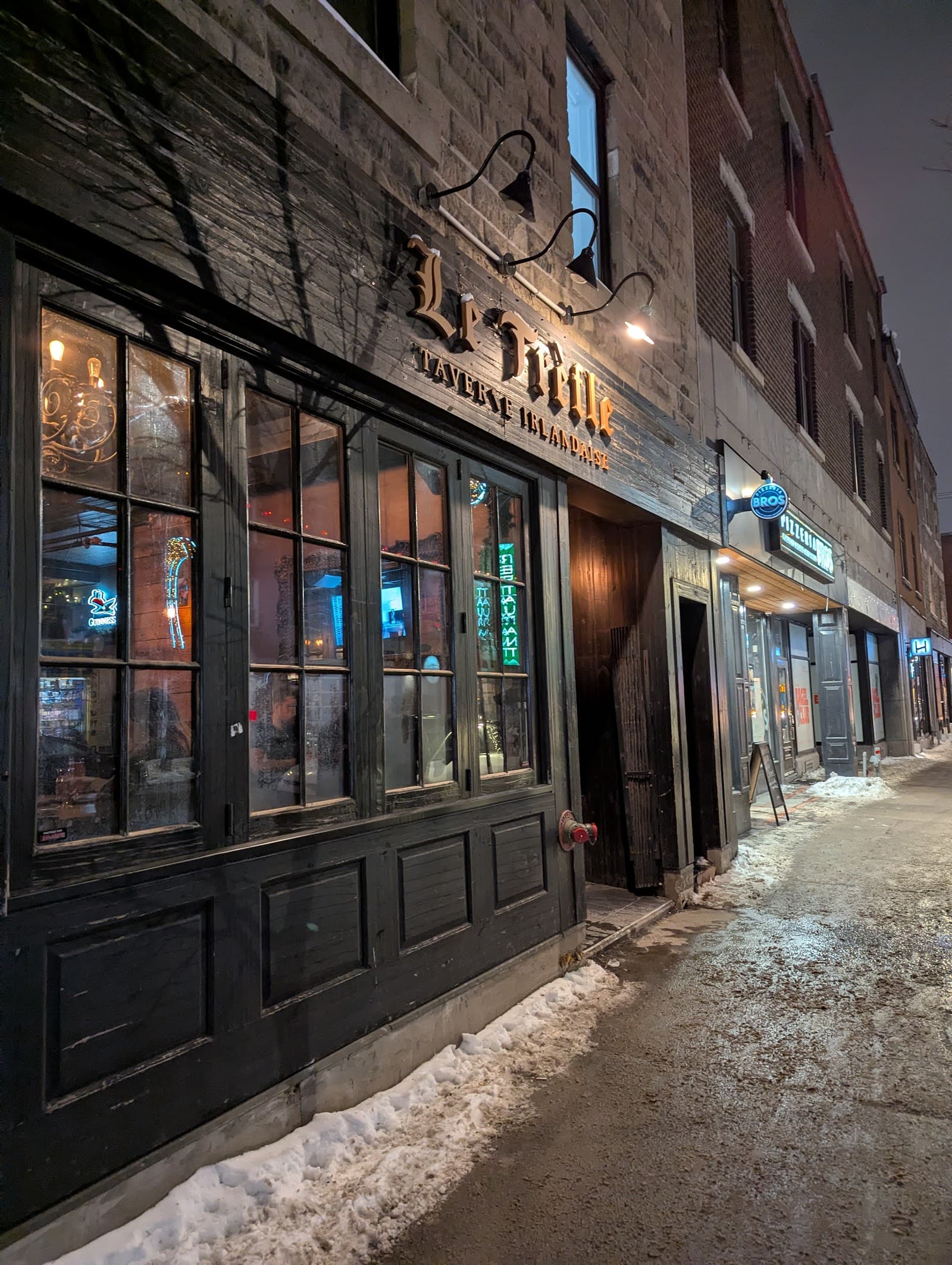 Le Trèfle Taverne Irlandaise — Irish pub in Montreal