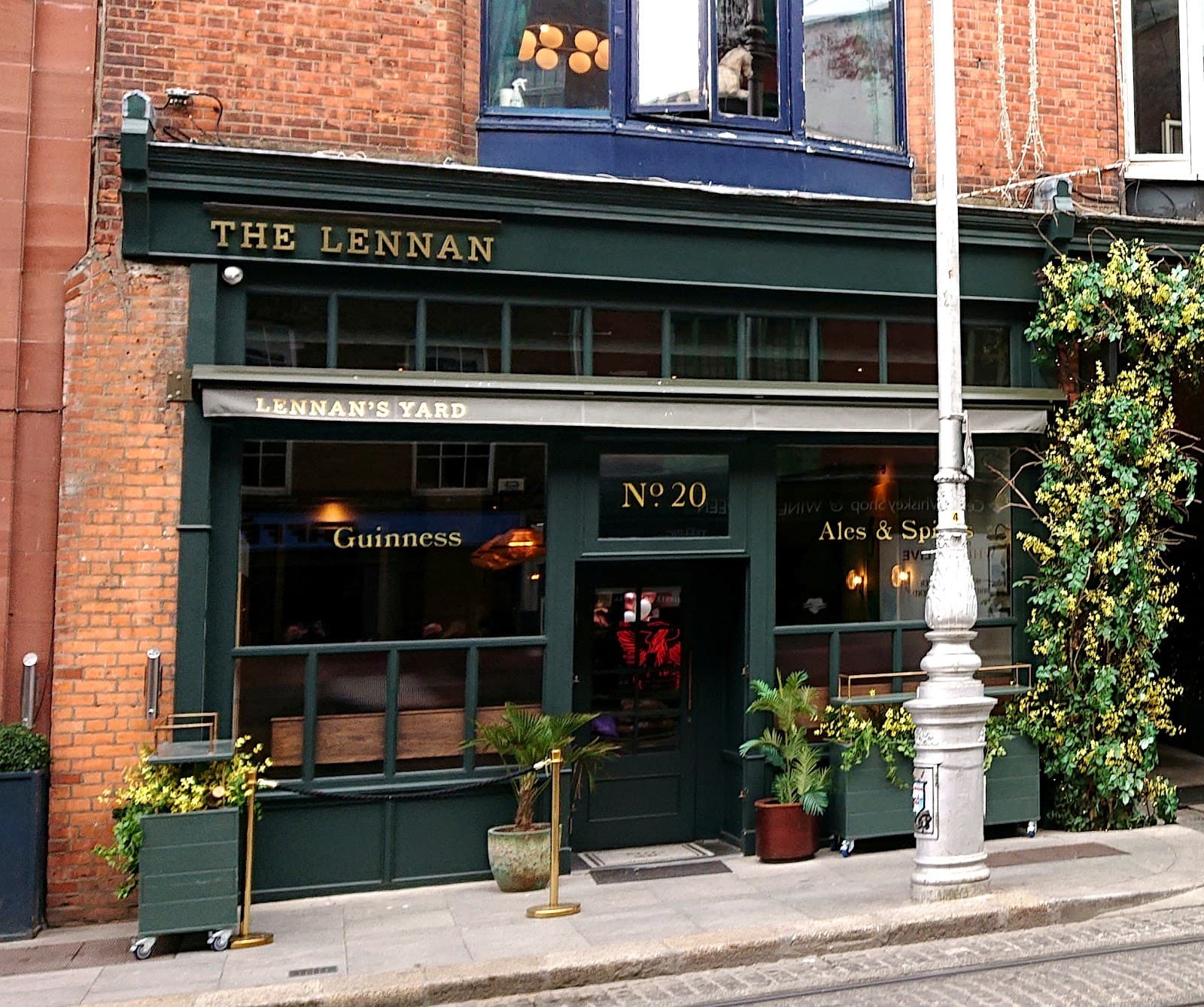 Lennan's Yard - Pub, Bar & Restaurant — Irish pub in Dublin