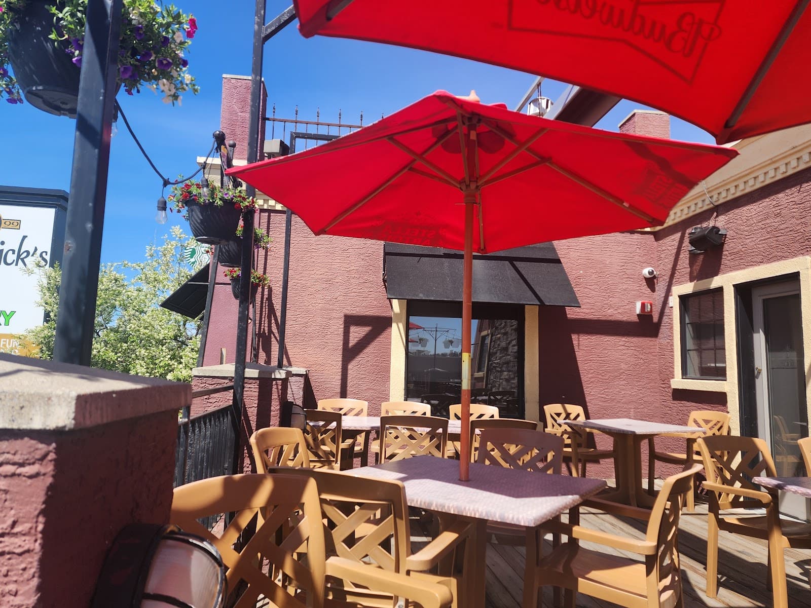 Limericks Traditional Public House — Irish pub in Calgary