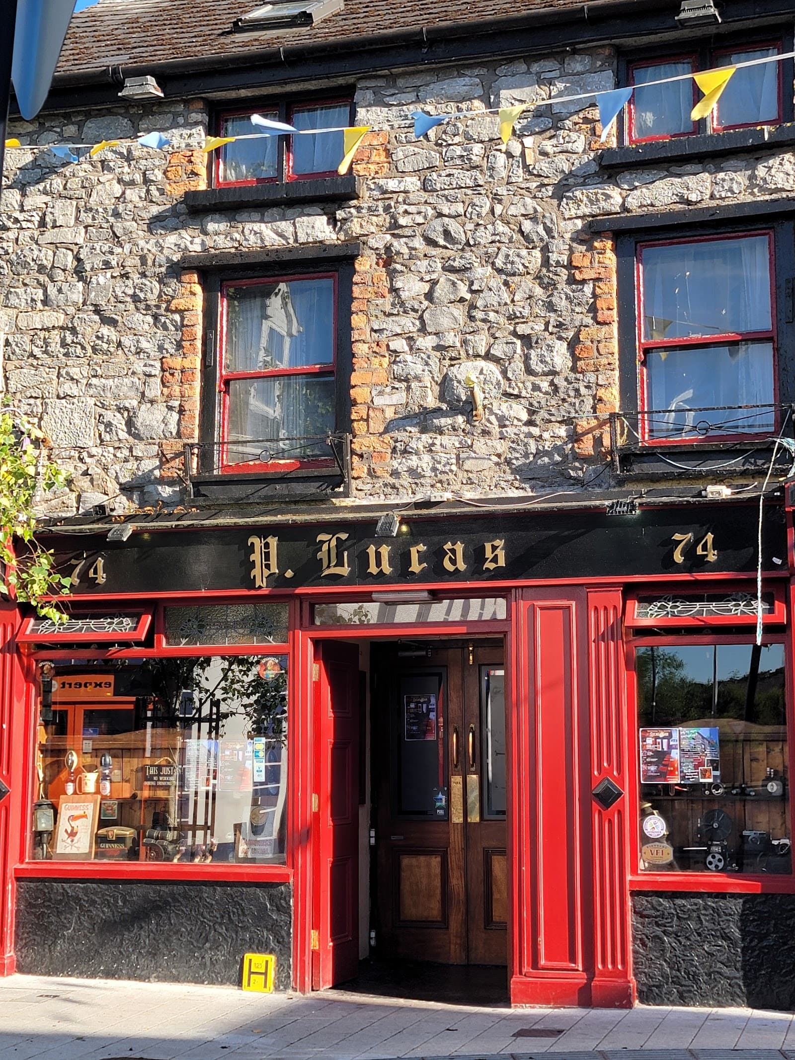 Lucas Bar — Irish pub in Ennis