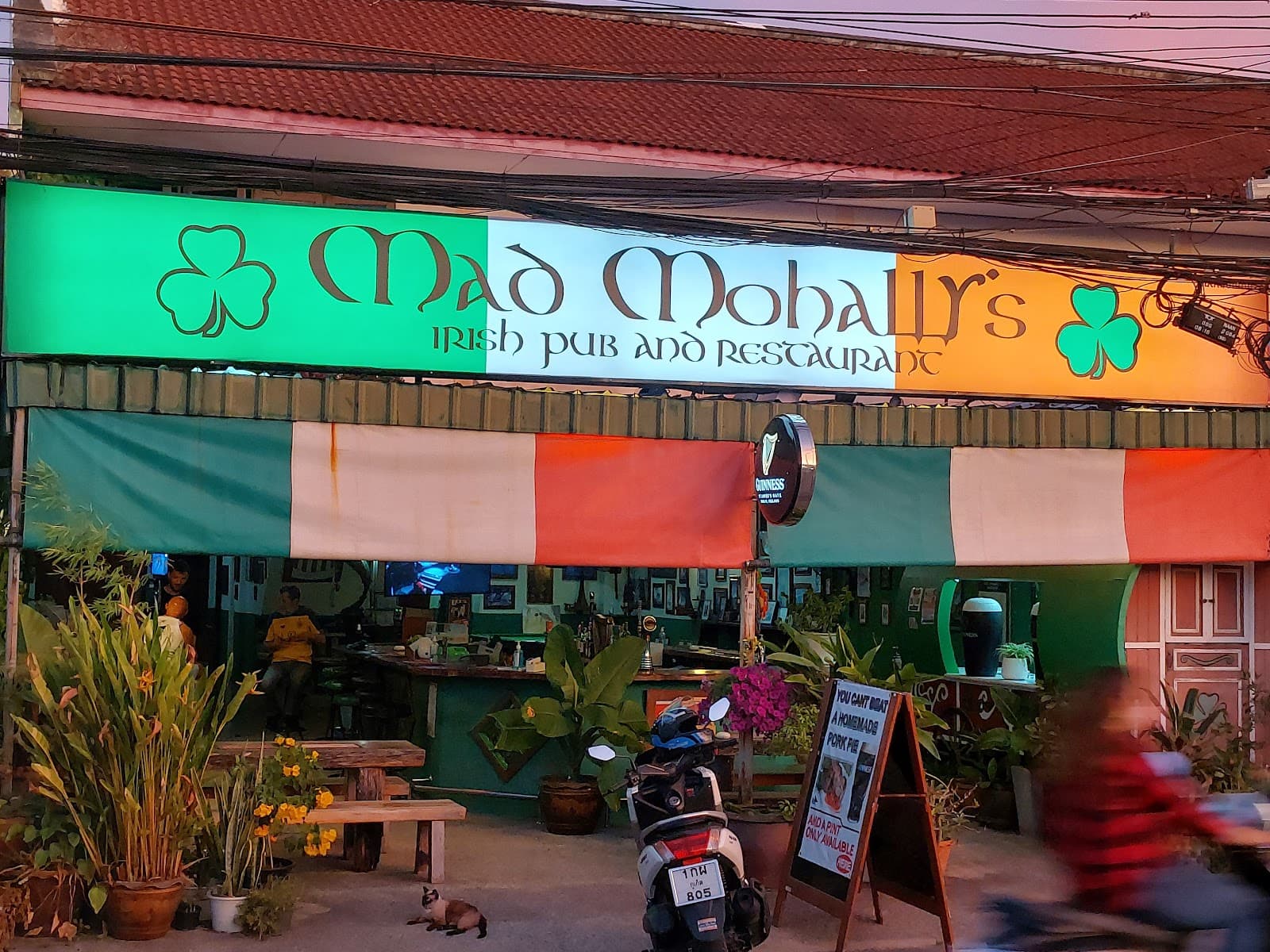 Mad Mohally's Pub — Irish pub in Phuket