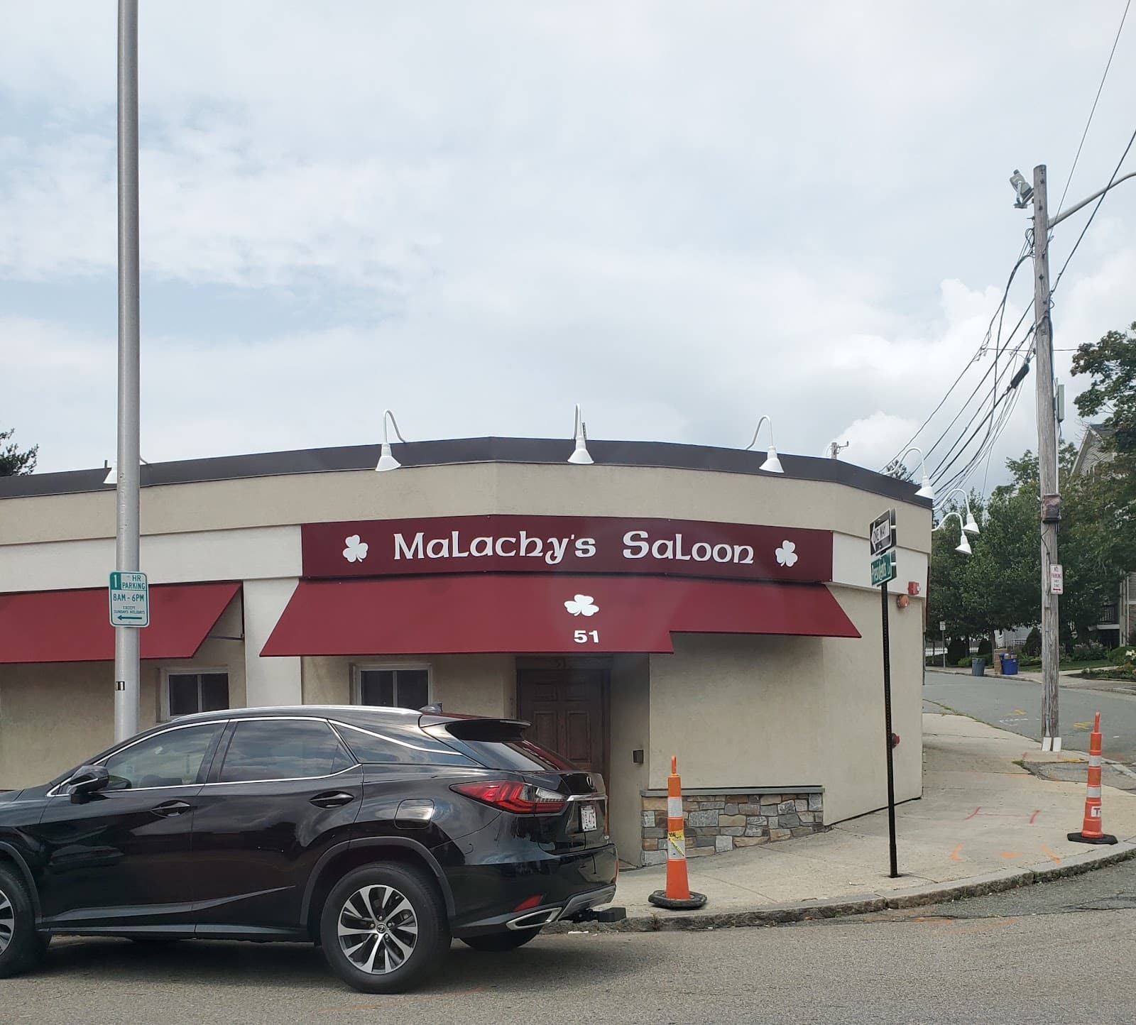 Malachy's Saloon — Irish pub in Quincy