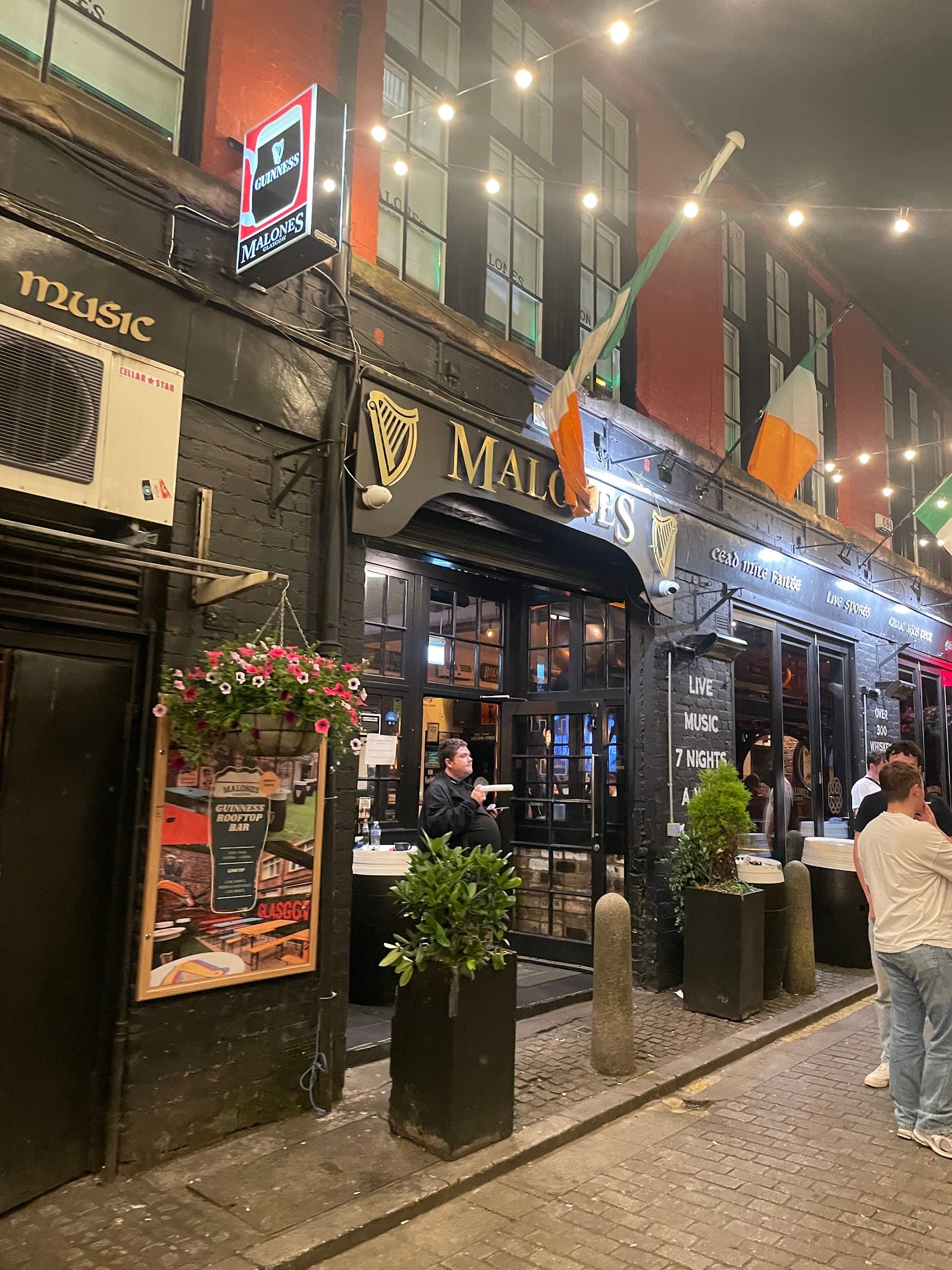 Malones Irish Bar — Irish pub in Glasgow