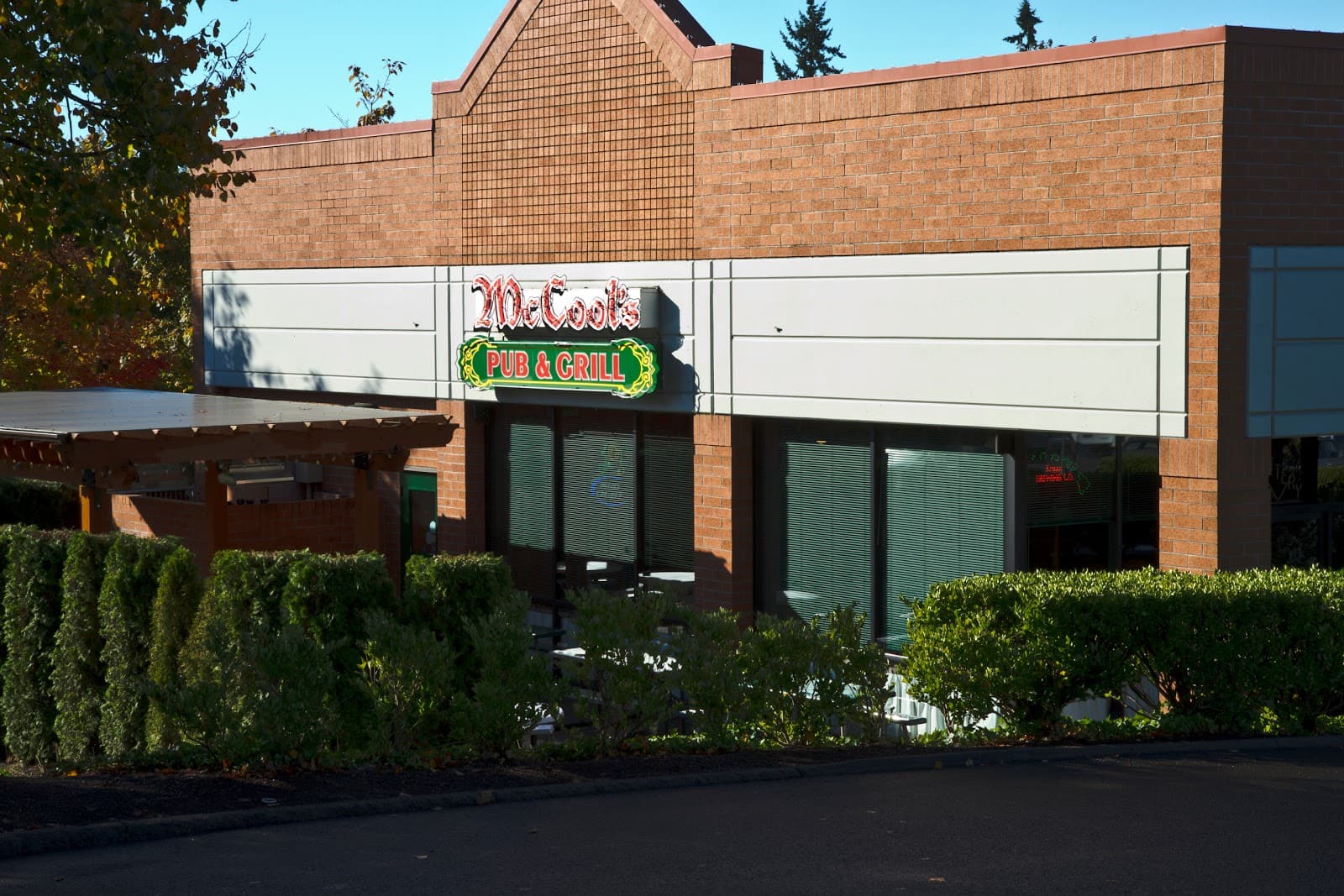 McCool's Pub & Grill — Irish pub in Portland