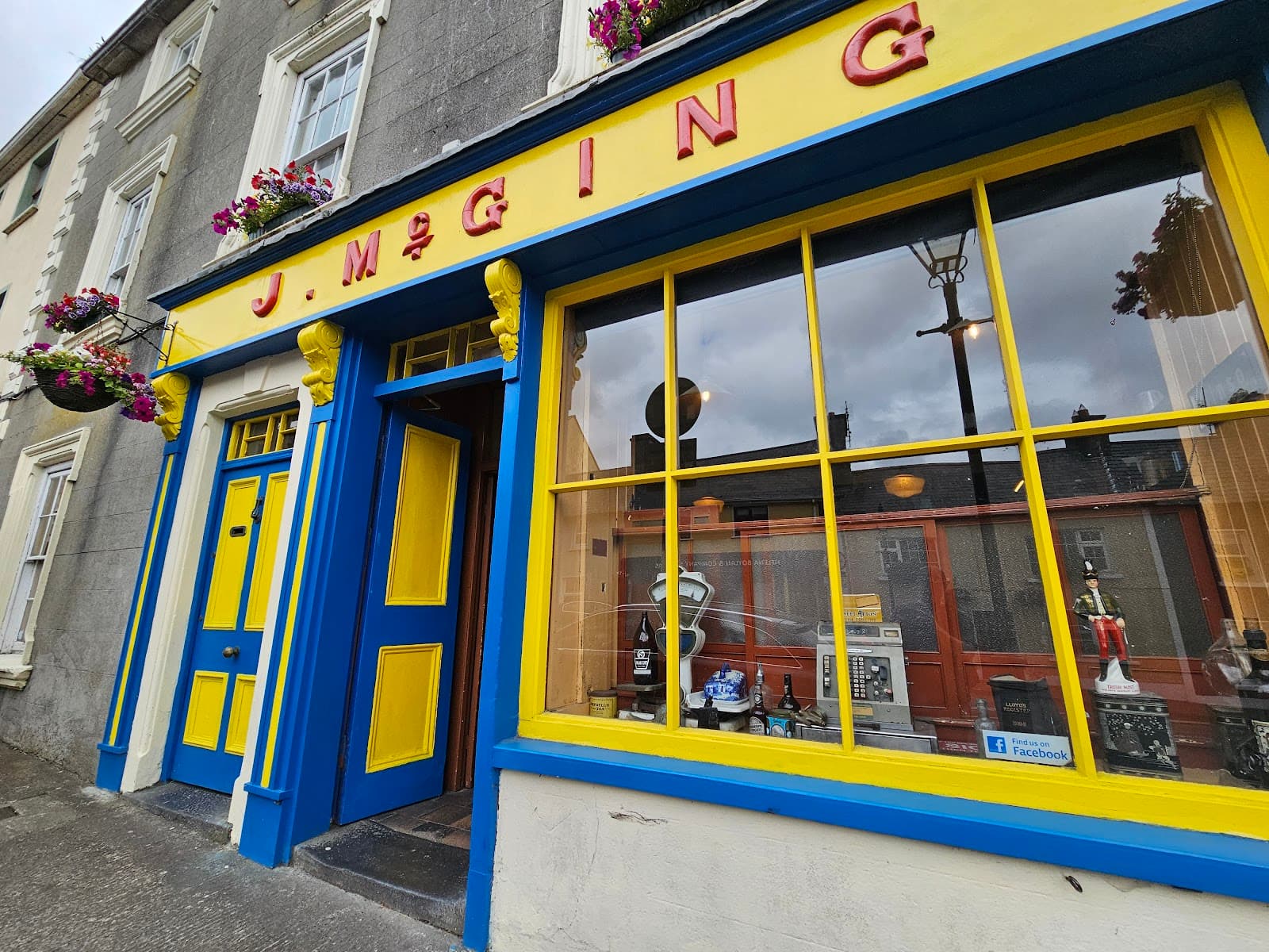 McGing's Bar — Irish pub in Westport