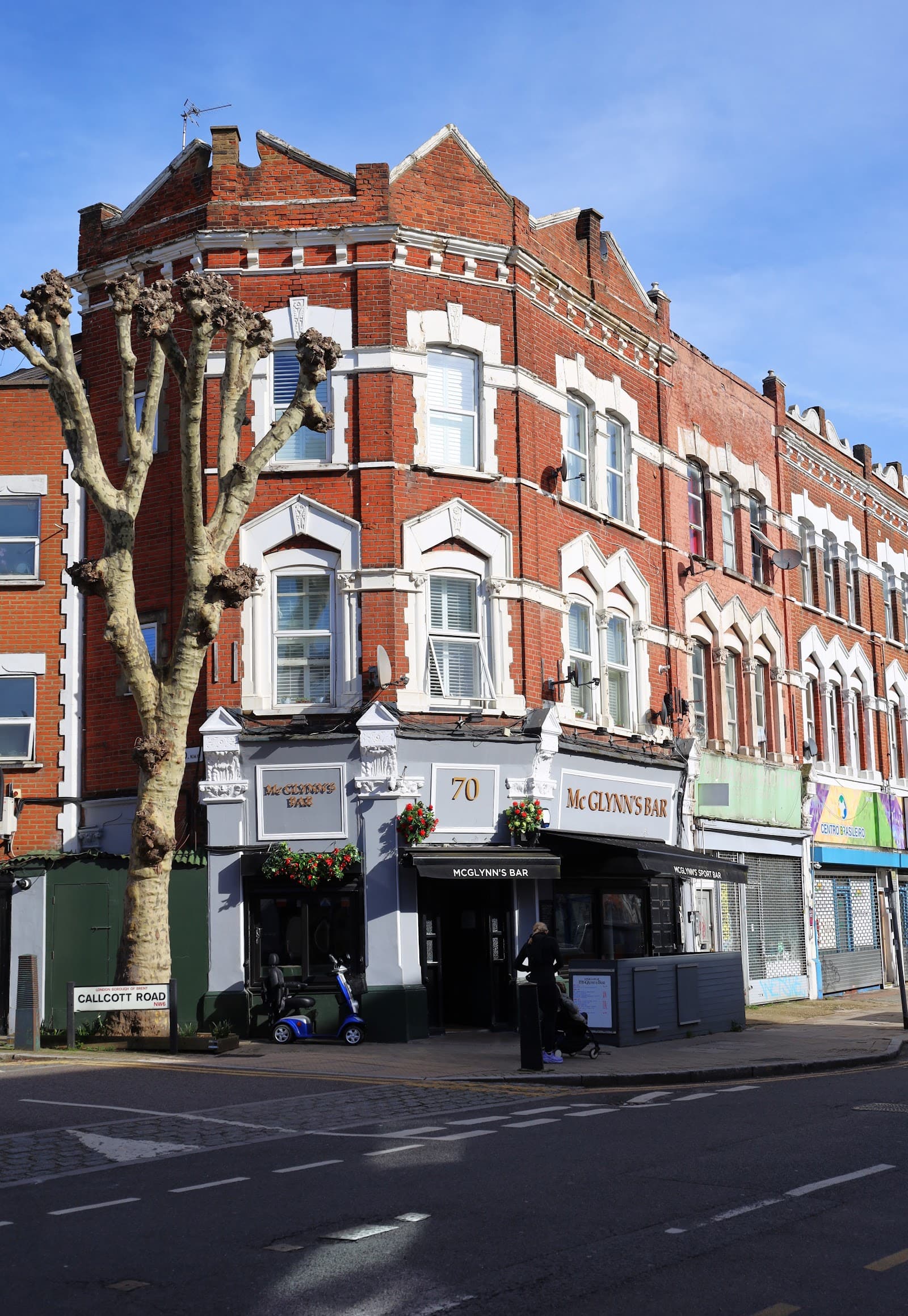 McGlynns Bar — Irish pub in London