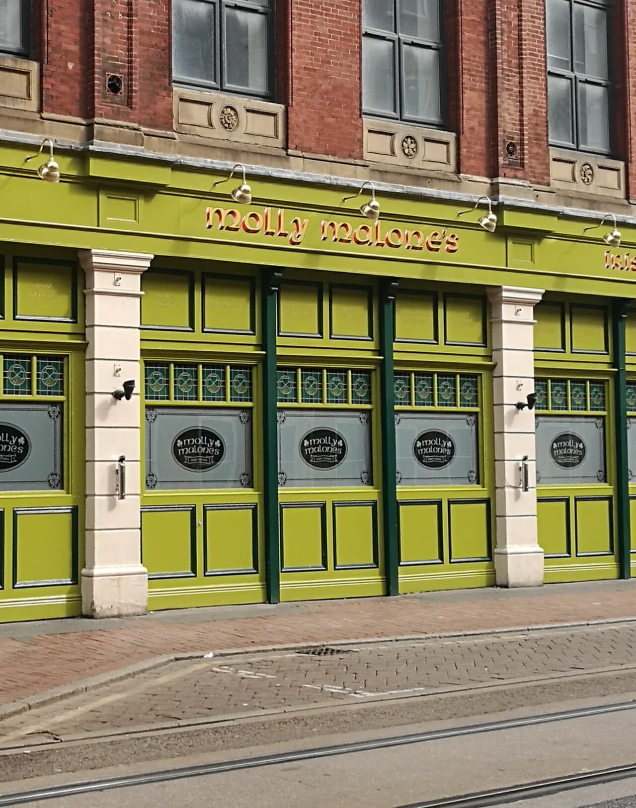 Molly Malone's Irish Tavern — Irish pub in Sheffield