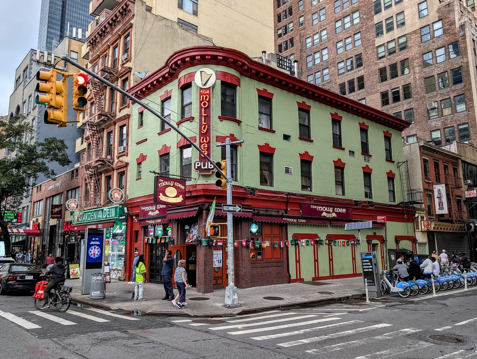 Molly Wee — Irish pub in New York