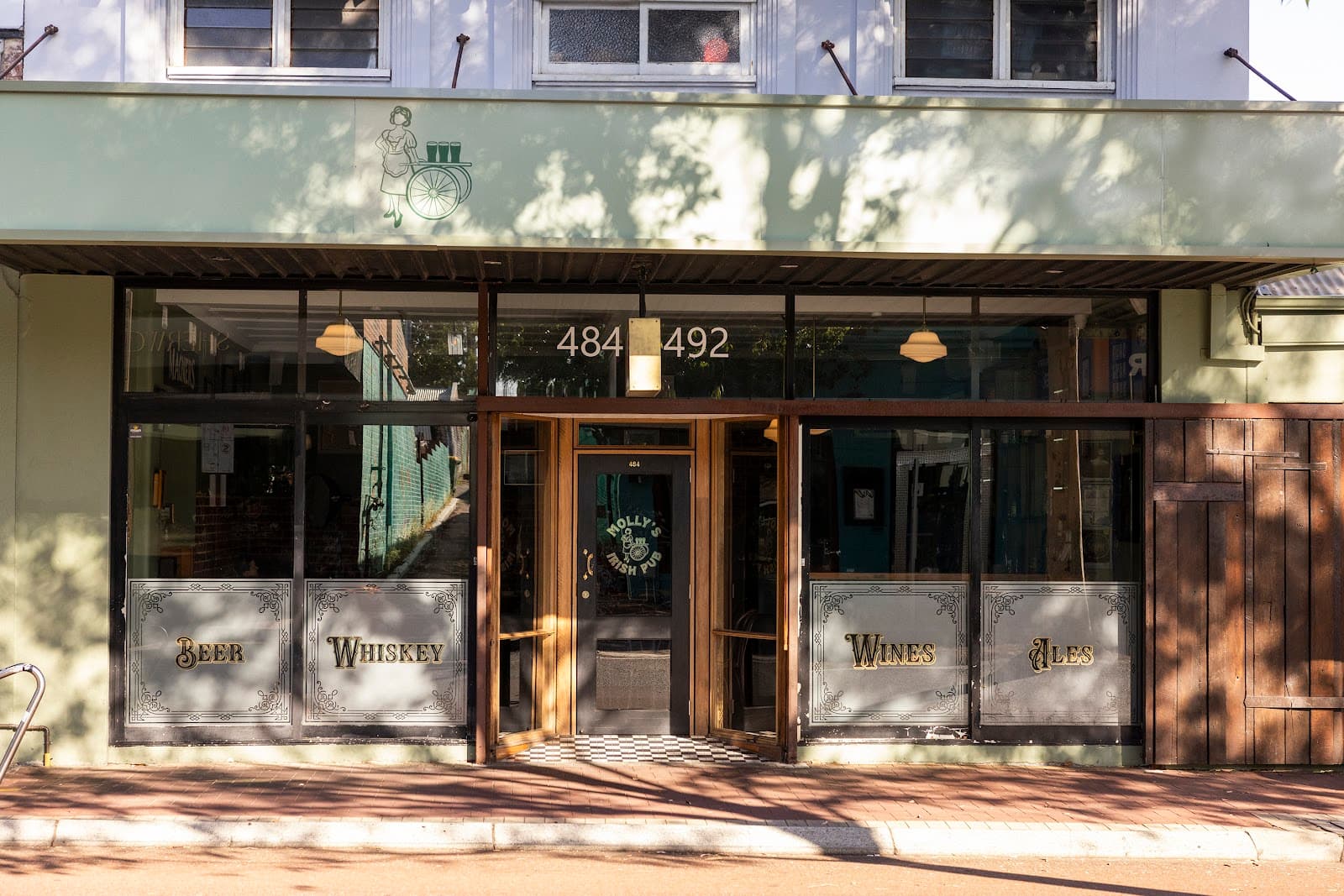 Molly's Irish Pub Highgate — Irish pub in Perth
