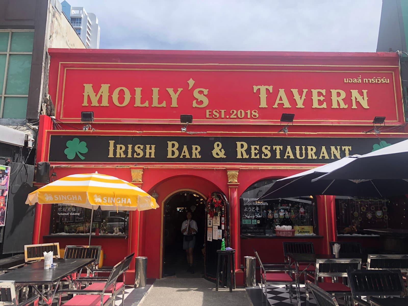 Molly's Tavern Irish Bar & Restaurant — Irish pub in Phuket