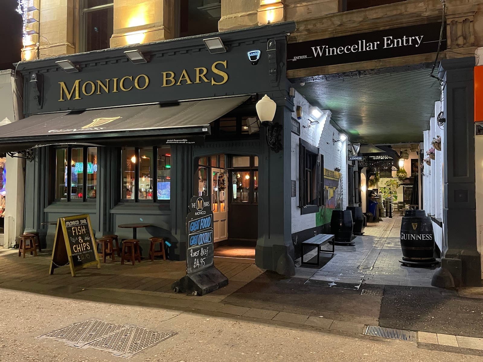 Monico Bars — Irish pub in Belfast
