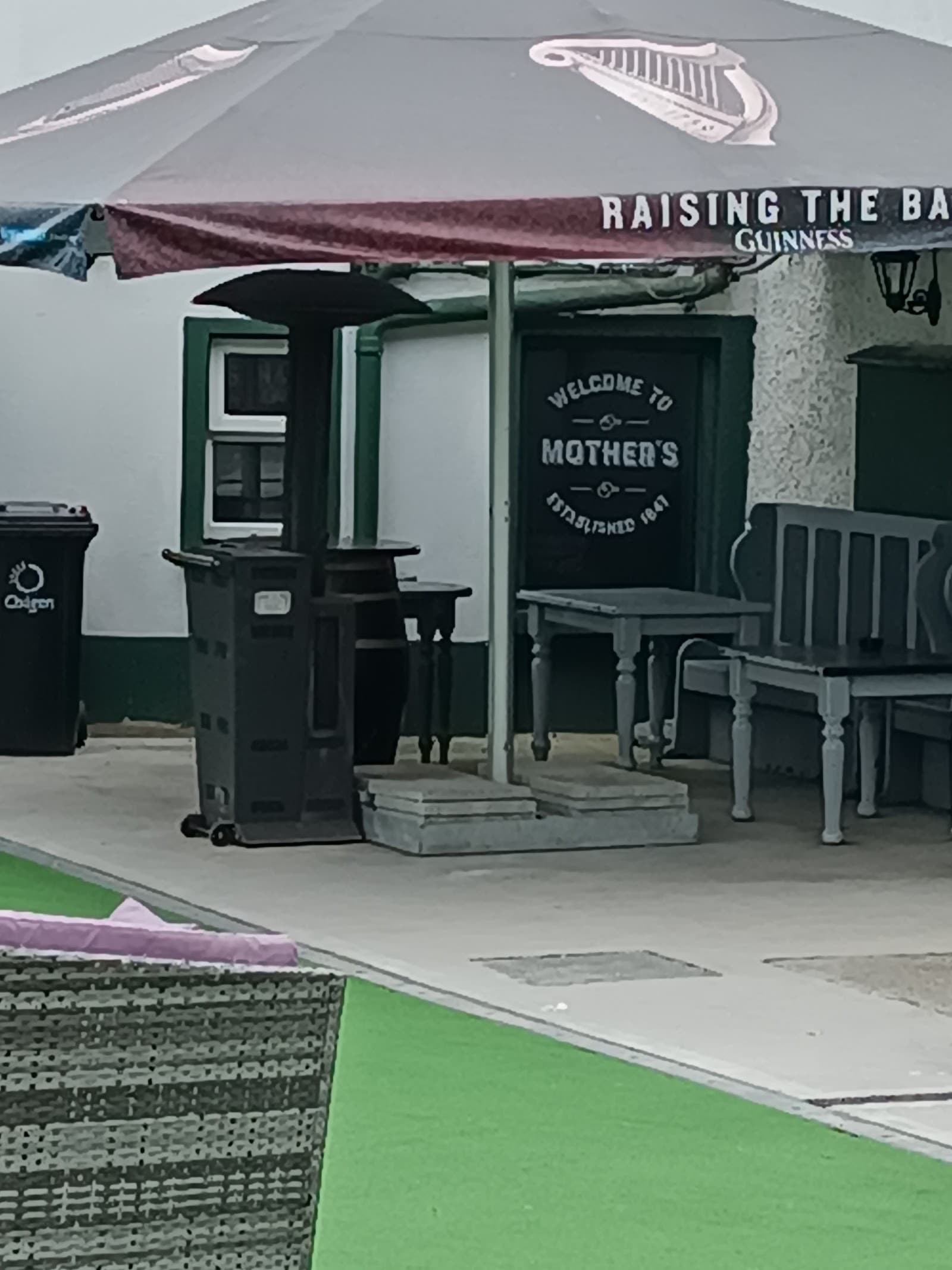 Mother Hughes — Irish pub in Drogheda