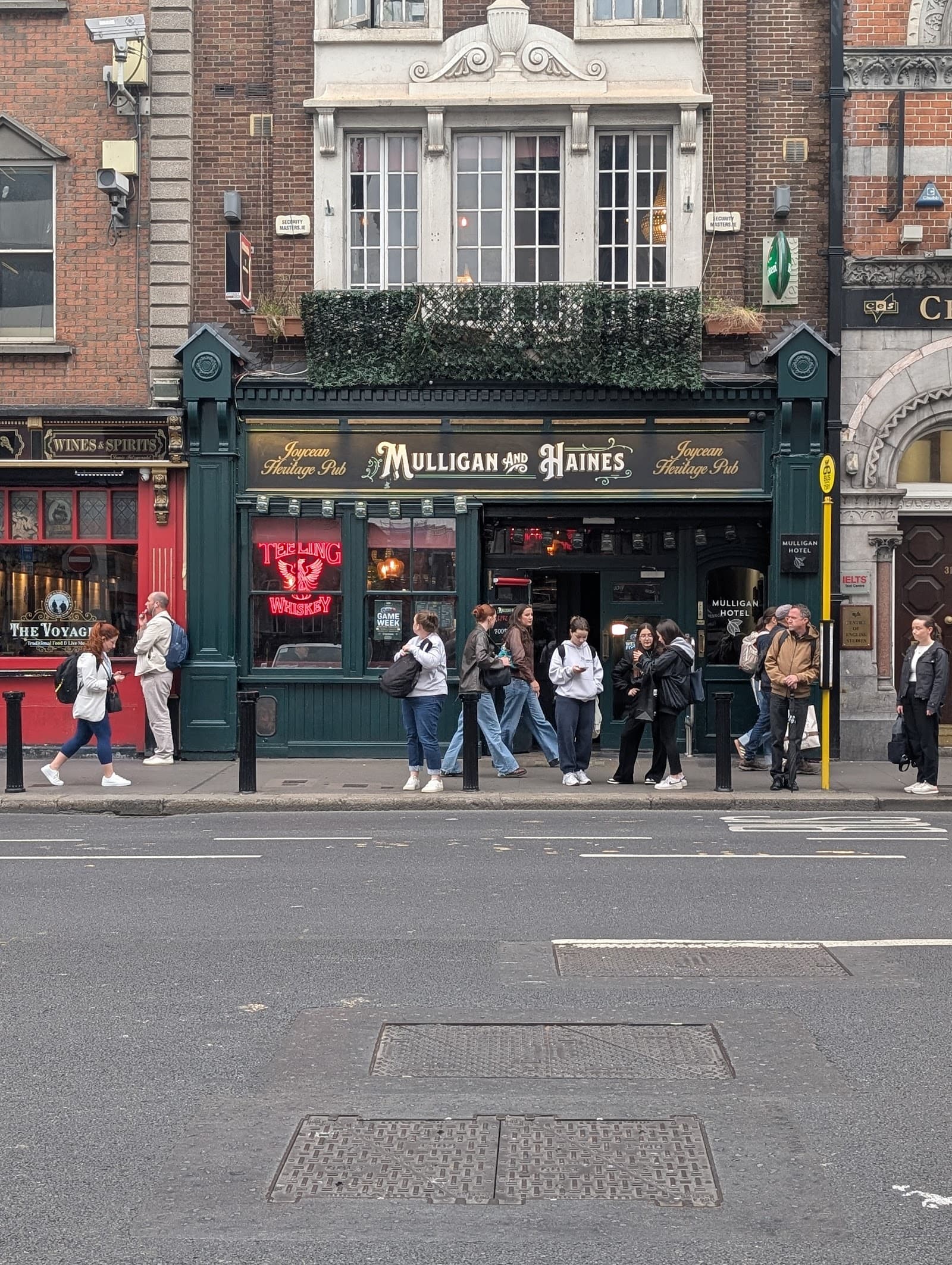 Mulligan and Haines — Irish pub in Dublin