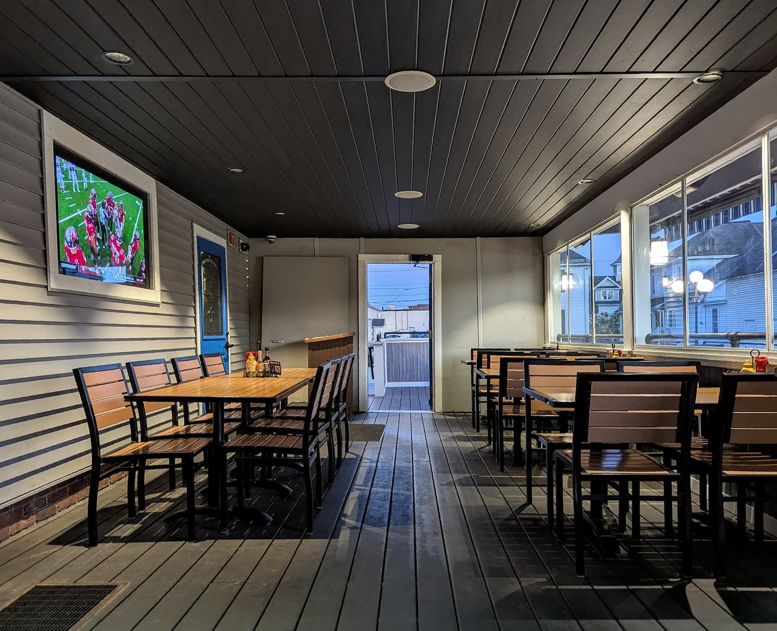 Mulligan's Irish Pub — Irish pub in Barre