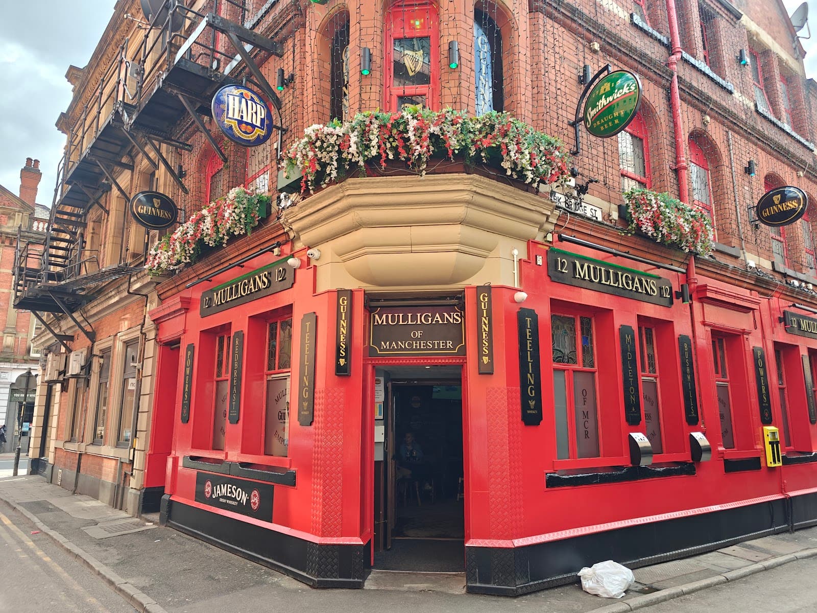 Mulligans — Irish pub in Manchester