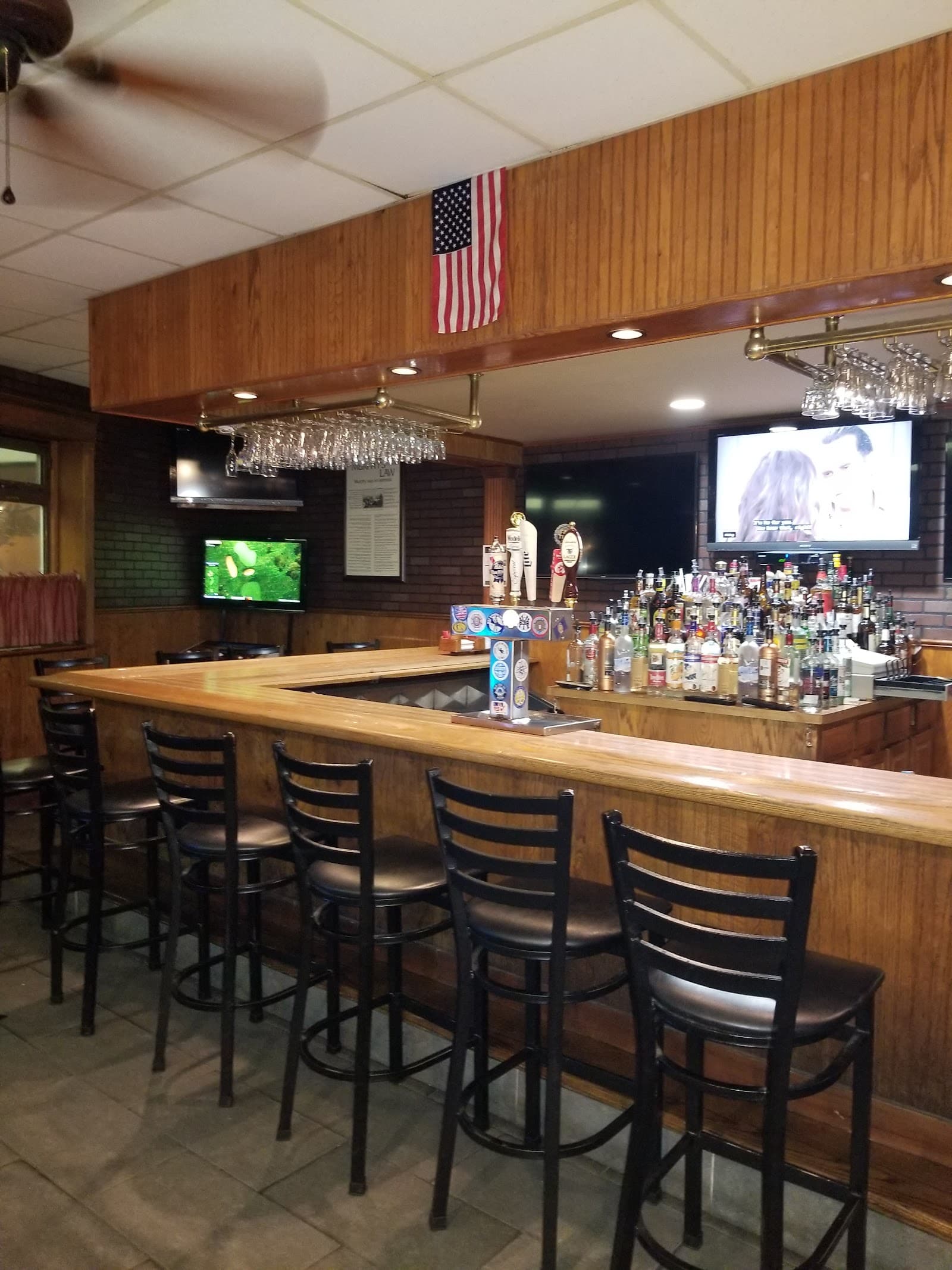 Murphy's Law Pub — Irish pub in Yonkers