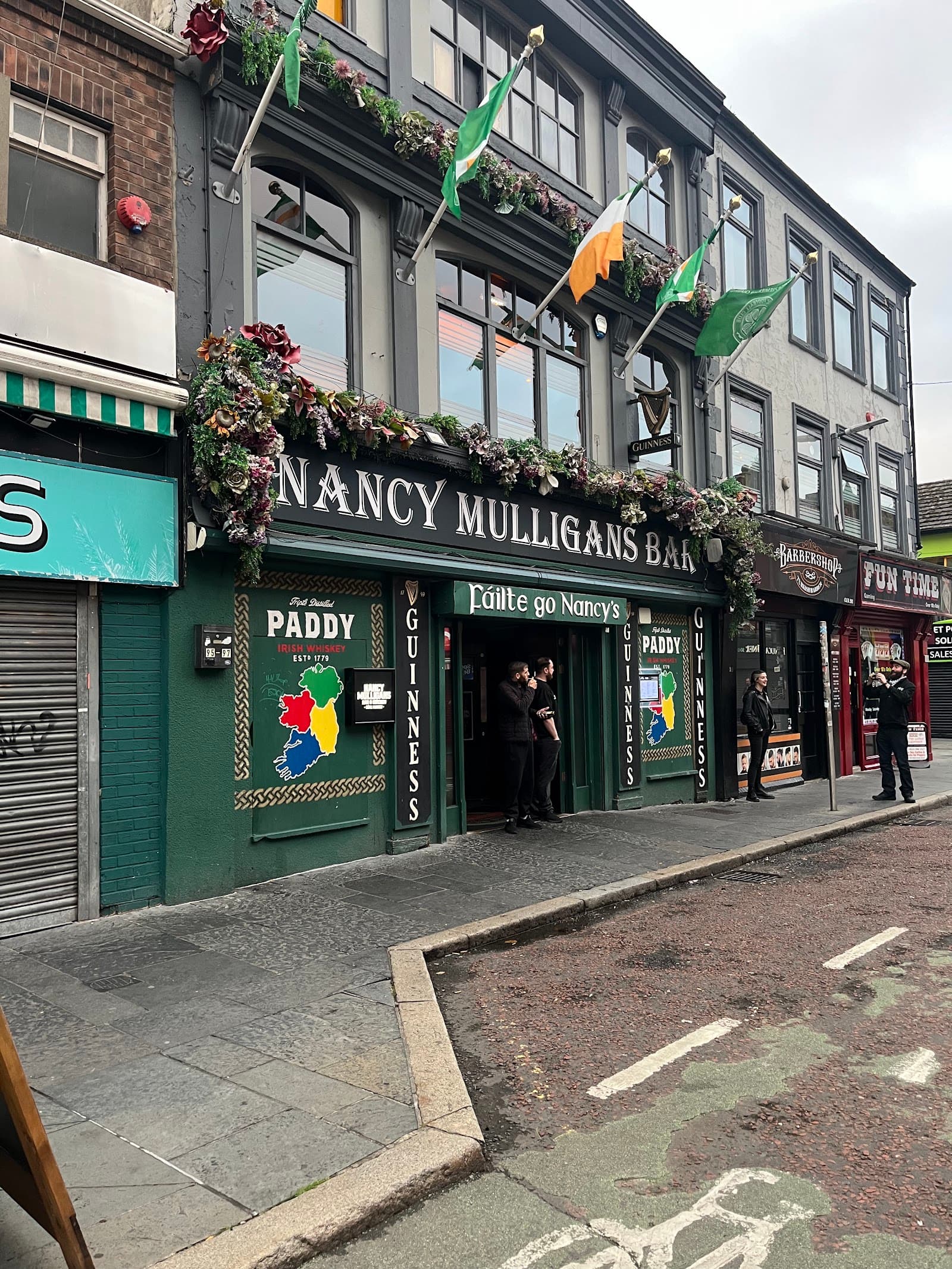 Nancy Mulligans Bar & Kitchen — Irish pub in Belfast