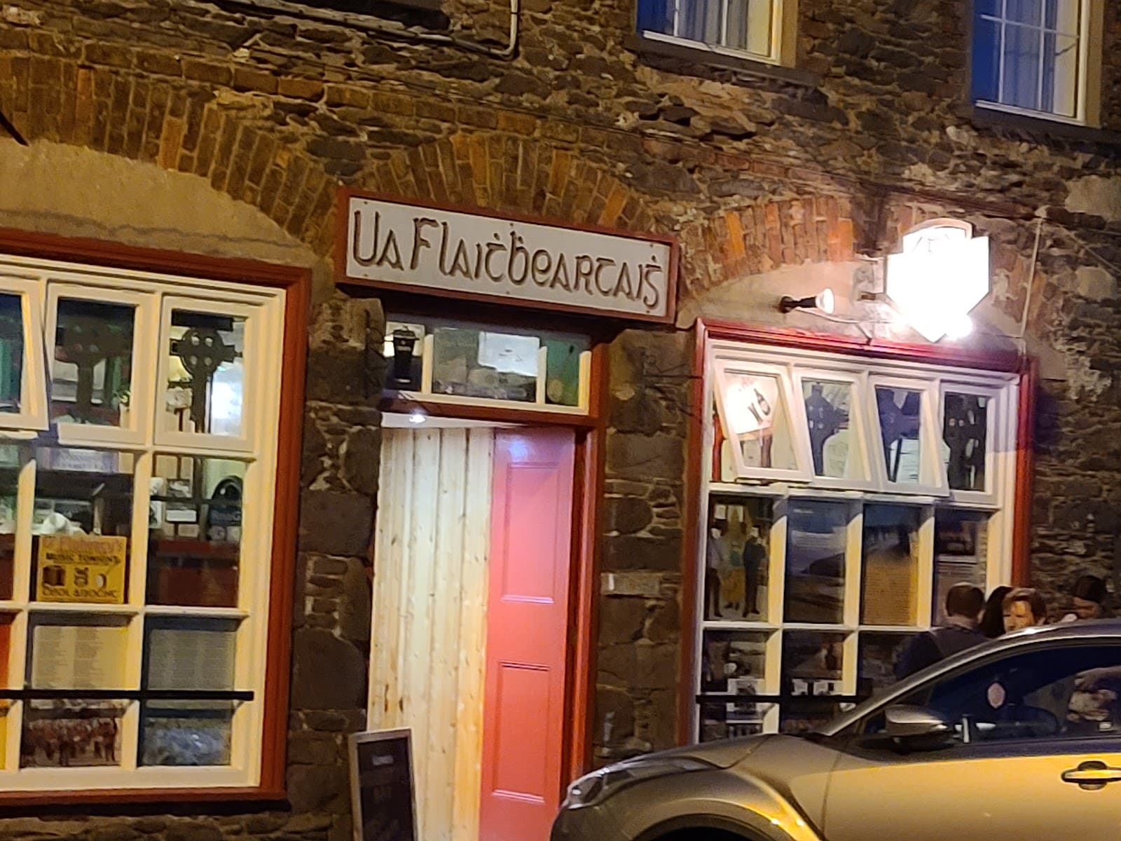 O'Flaherty's Bar — Irish pub in Dingle