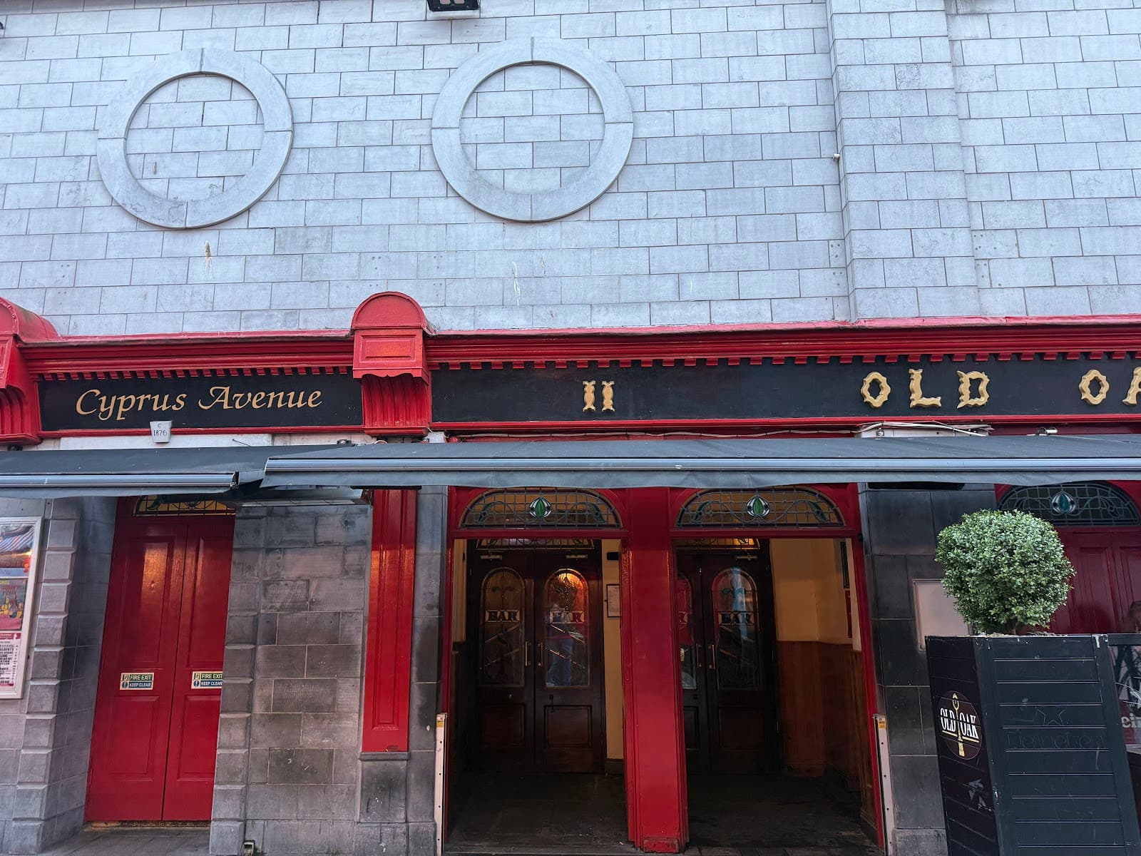 Old Oak — Irish pub in Cork