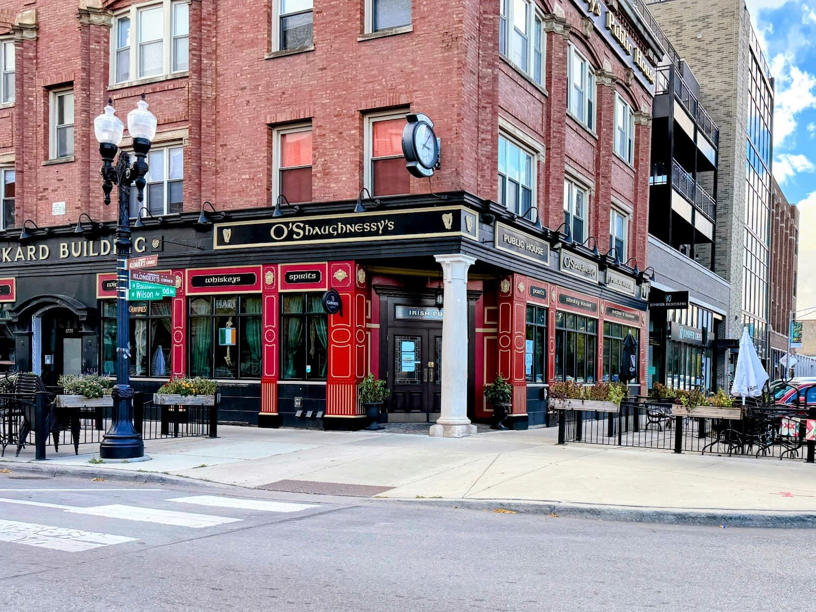 O'Shaughnessy's Public House — Irish pub in Chicago