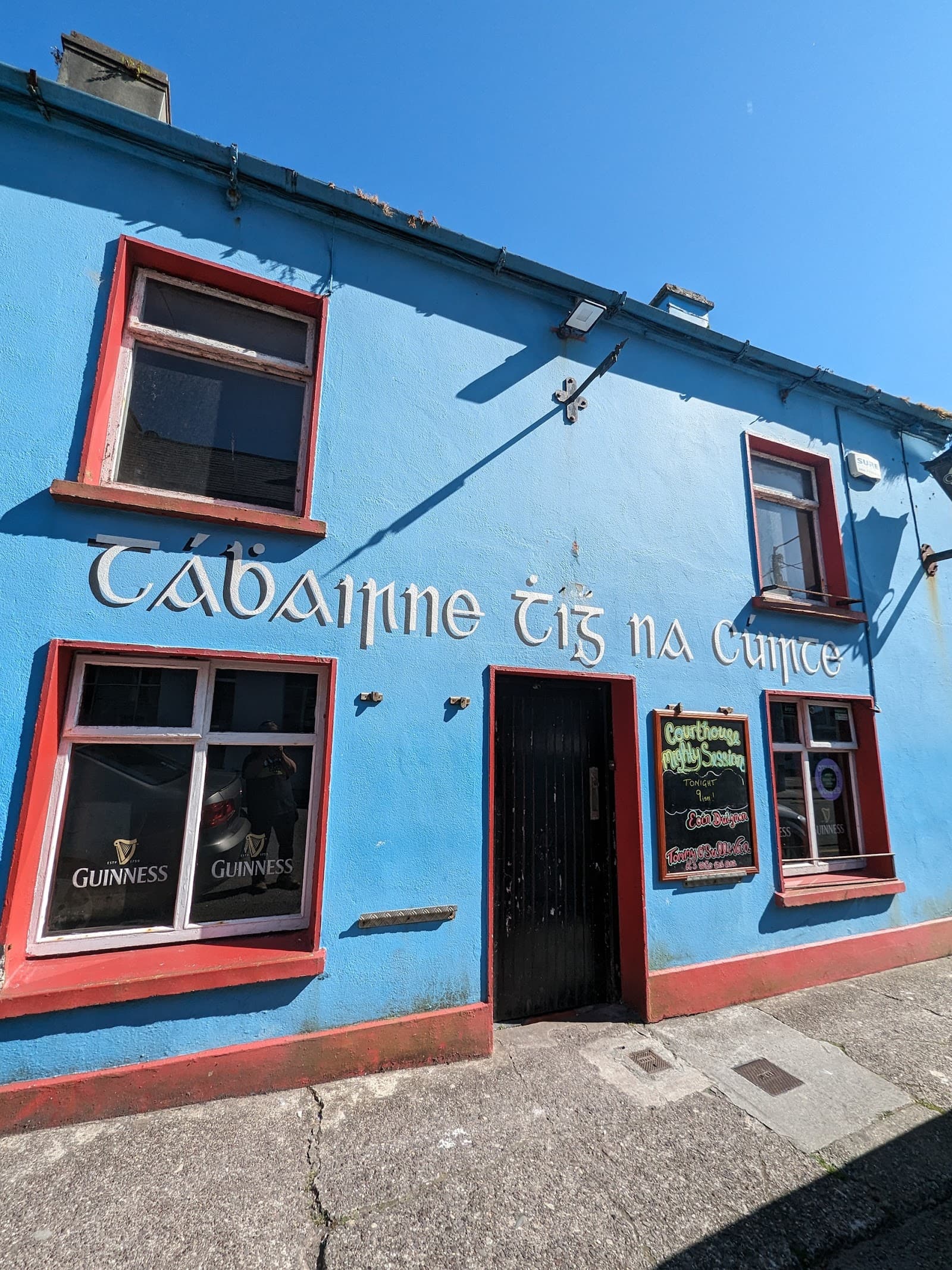 O'Sullivan's Courthouse Pub — Irish pub in Dingle