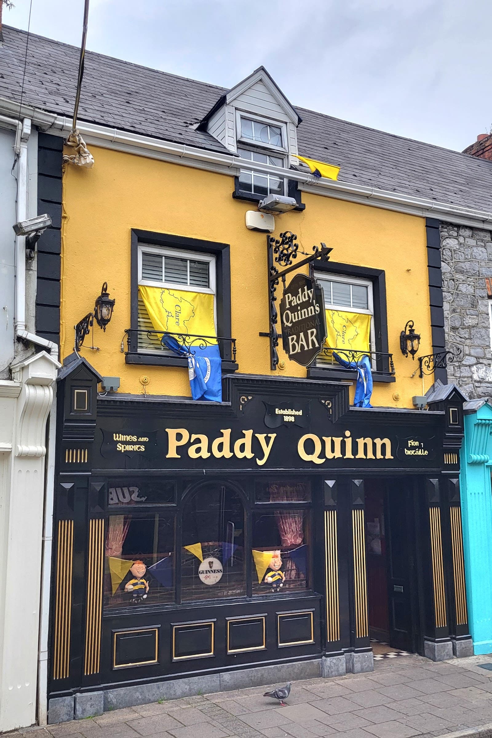Paddy Quinn — Irish pub in Ennis