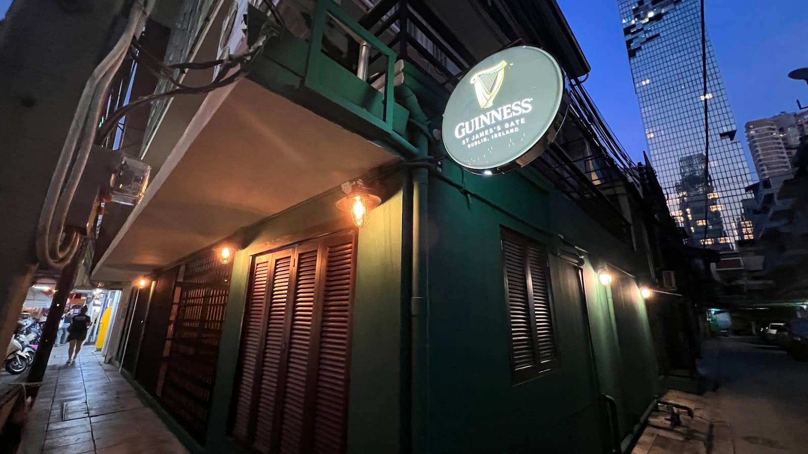 Paddy Reilly’s Irish Pub — Irish pub in Bangkok