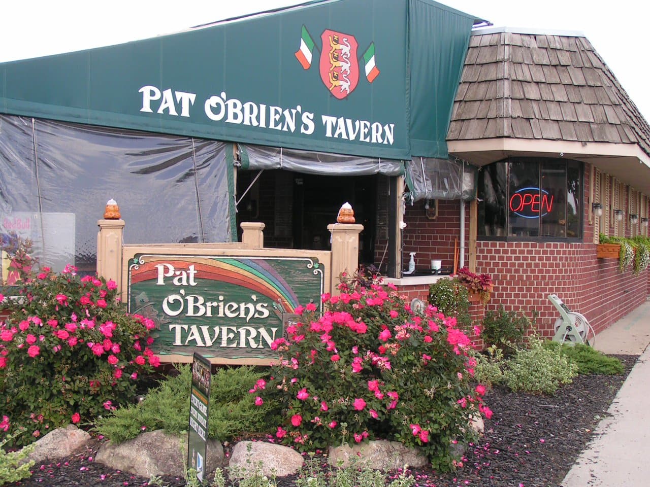 Pat O'Brien's Tavern — Irish pub in Detroit