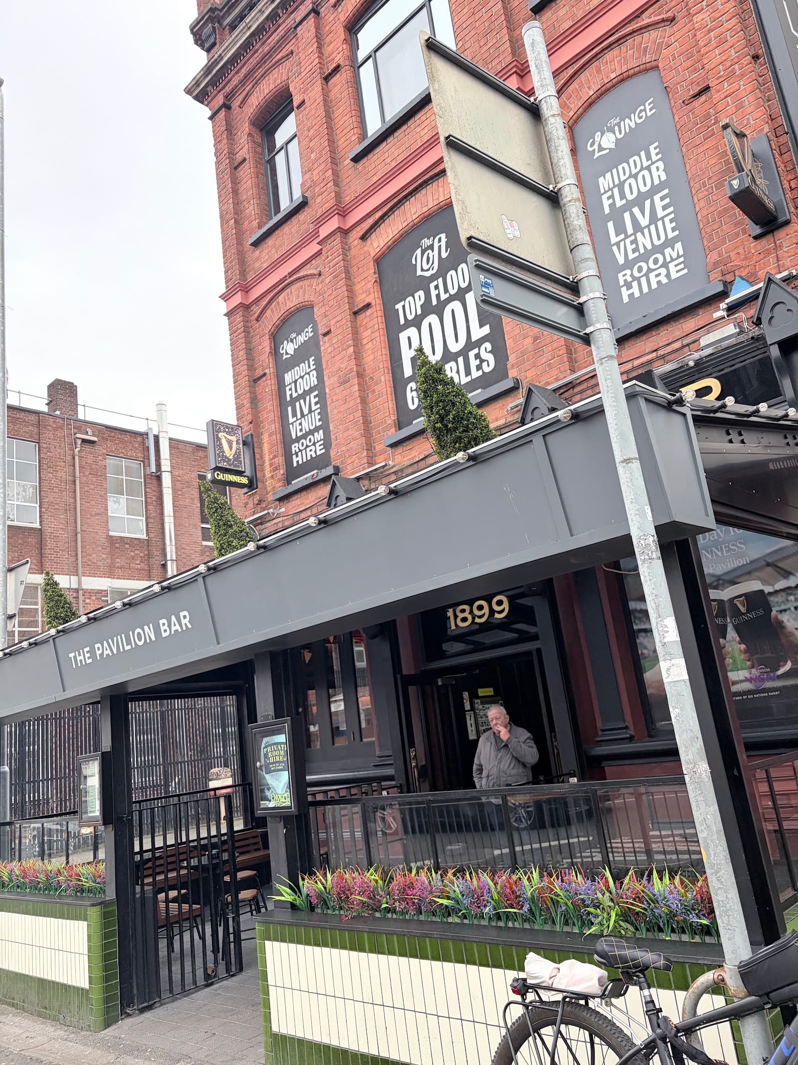 Pavilion Bar — Irish pub in Belfast