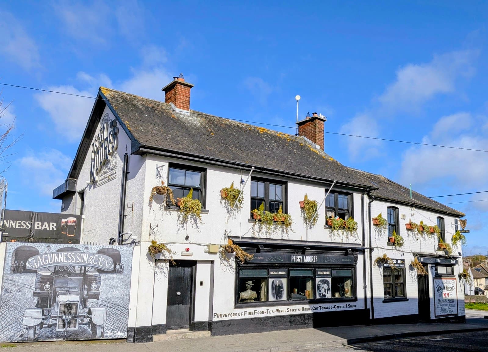 Peggy Moores Pub, Bar Food & Hostel — Irish pub in Drogheda