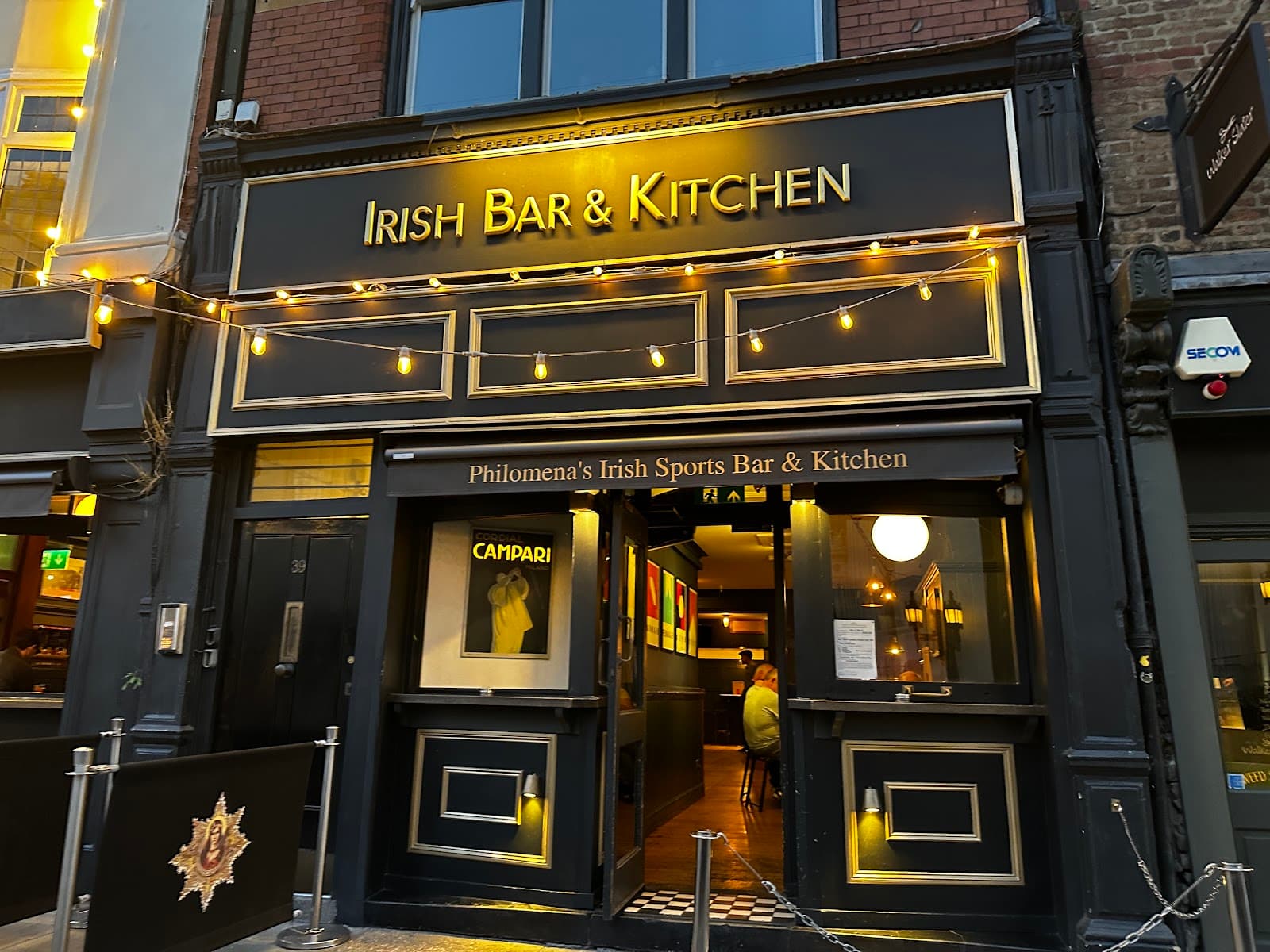 Philomena's Irish Sports Bar & Kitchen — Irish pub in London
