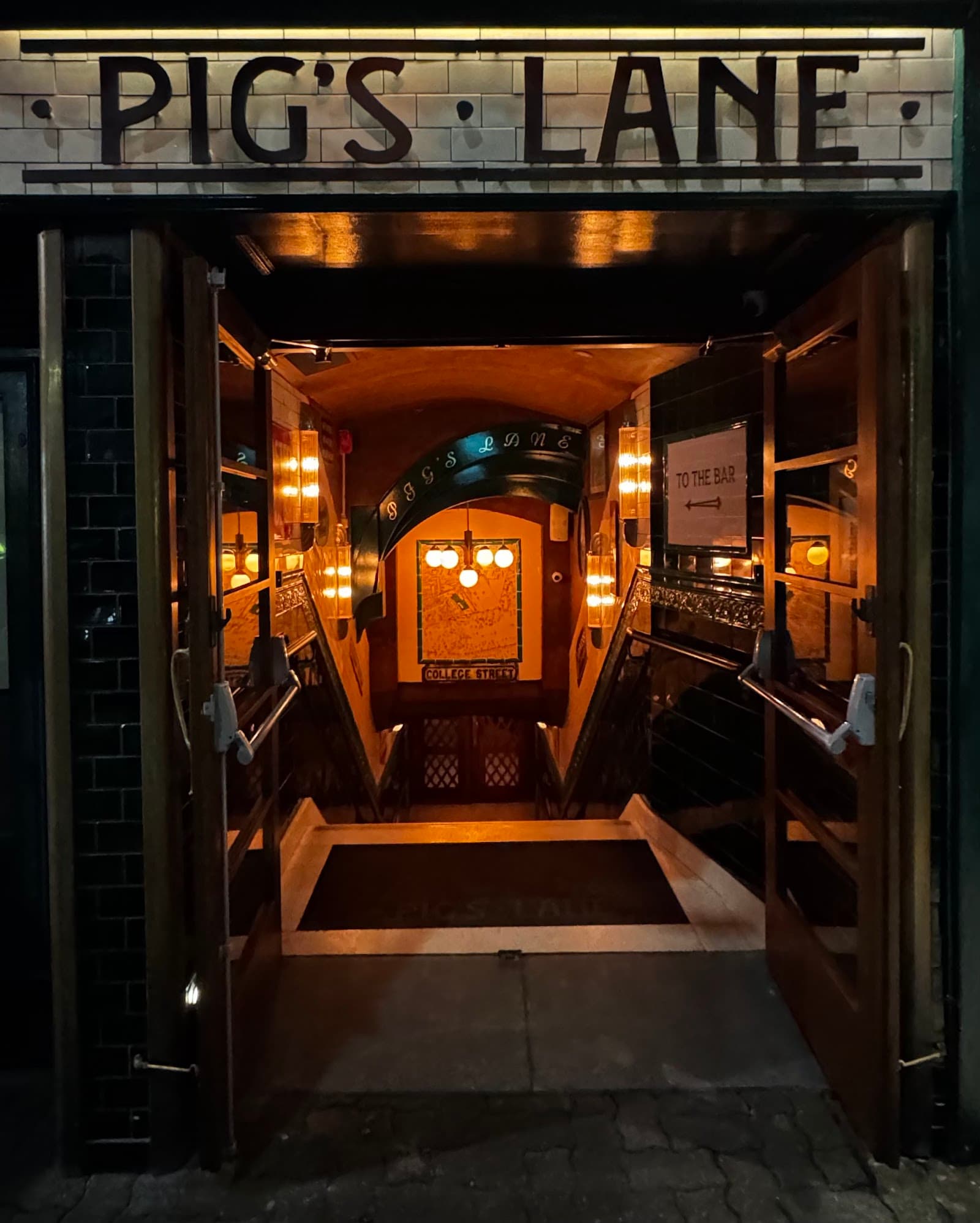 Pig's Lane — Irish pub in Killarney