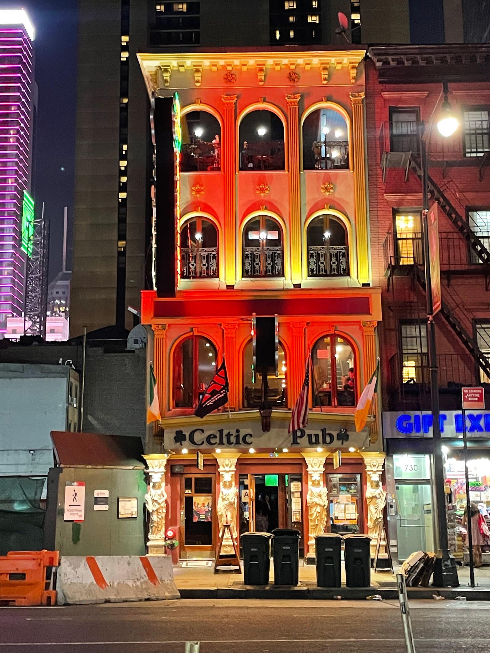 Playwright Celtic Pub — Irish pub in New York