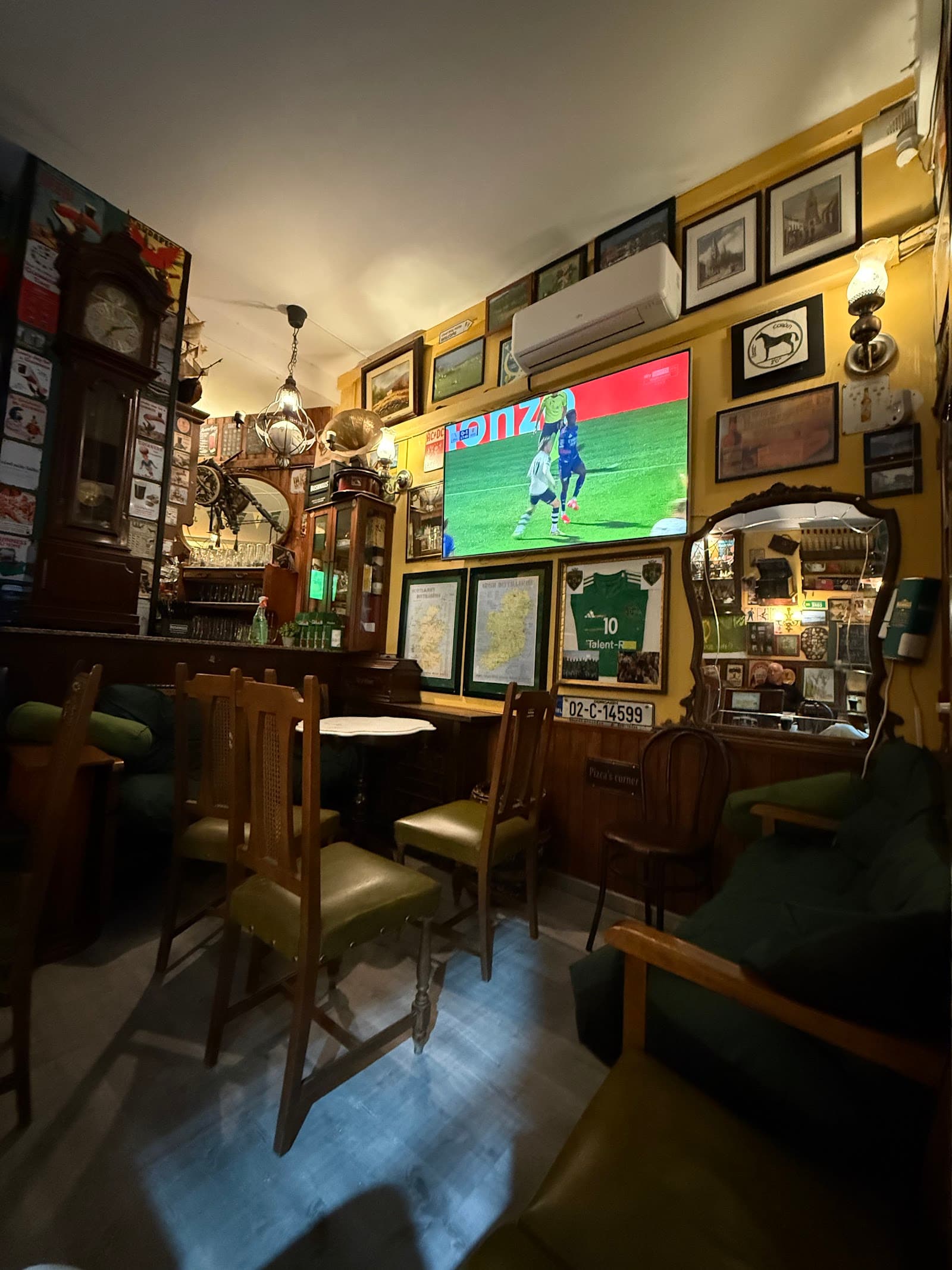 Pobail Nua — Irish pub in Barcelona
