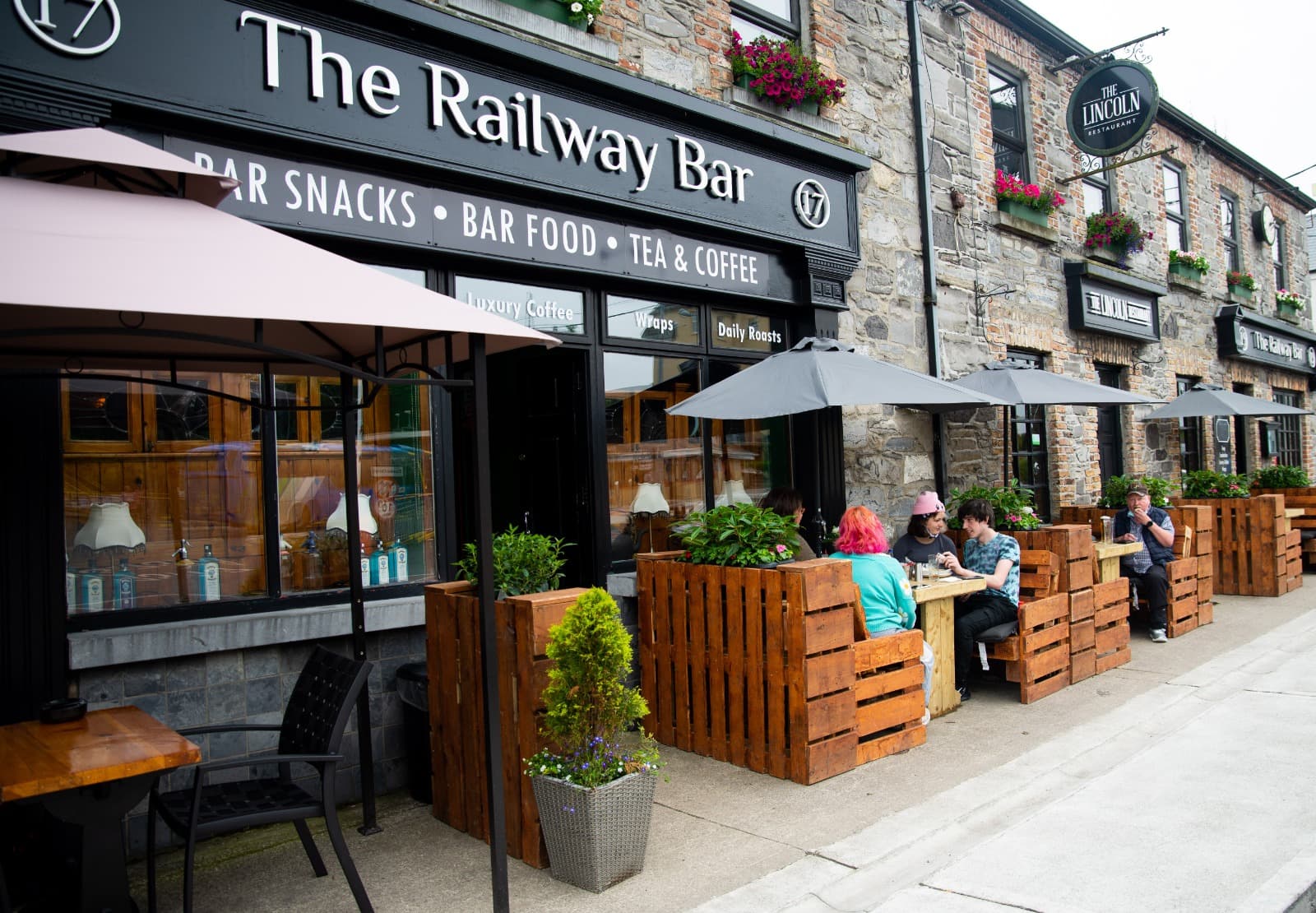 The Railway Bar & Lincoln's Sligo — Irish pub in Sligo