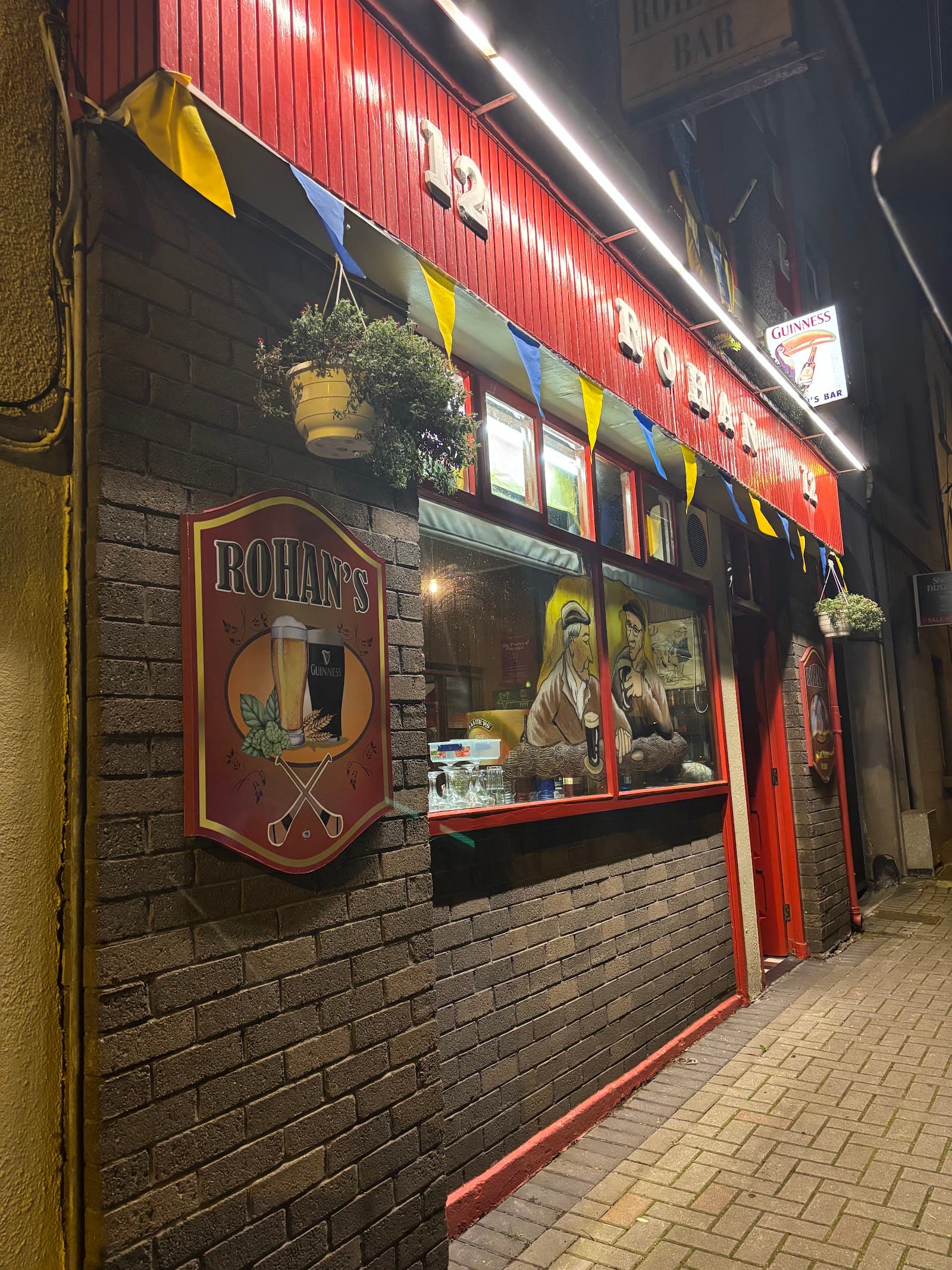 Rohan's Pub — Irish pub in Nenagh