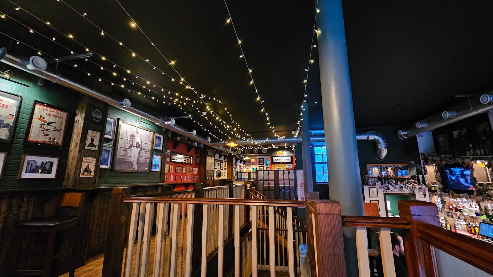 Rosie O'Learys — Irish pub in Northampton