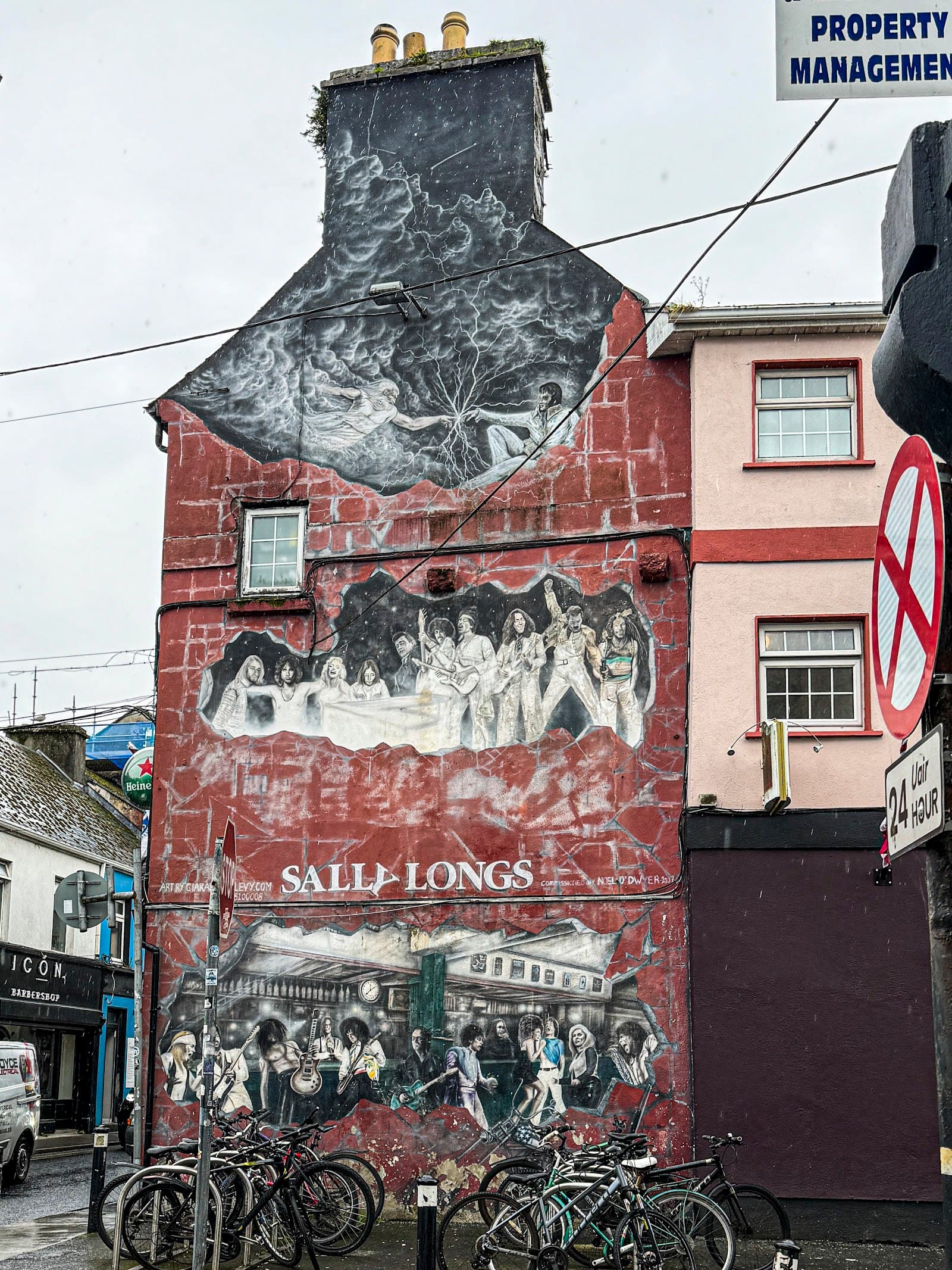 Sally Longs Rock Bar — Irish pub in Galway