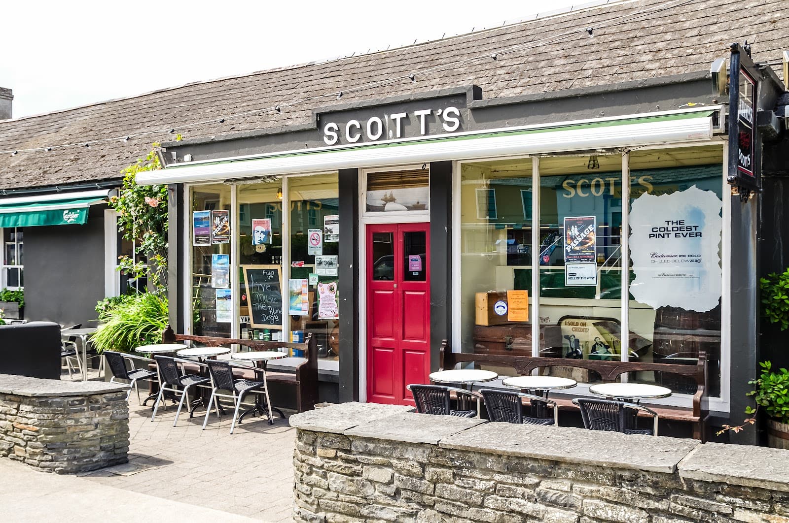 Scott's Bar — Irish pub in Kilkee