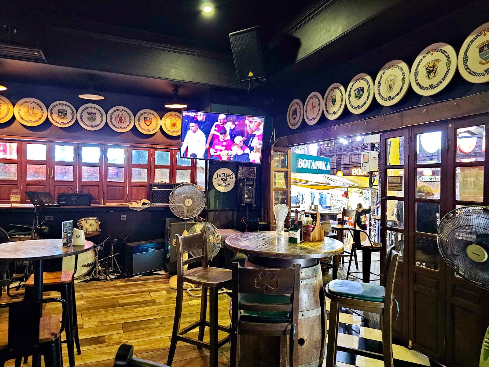 Shenanigans — Irish pub in Bangkok
