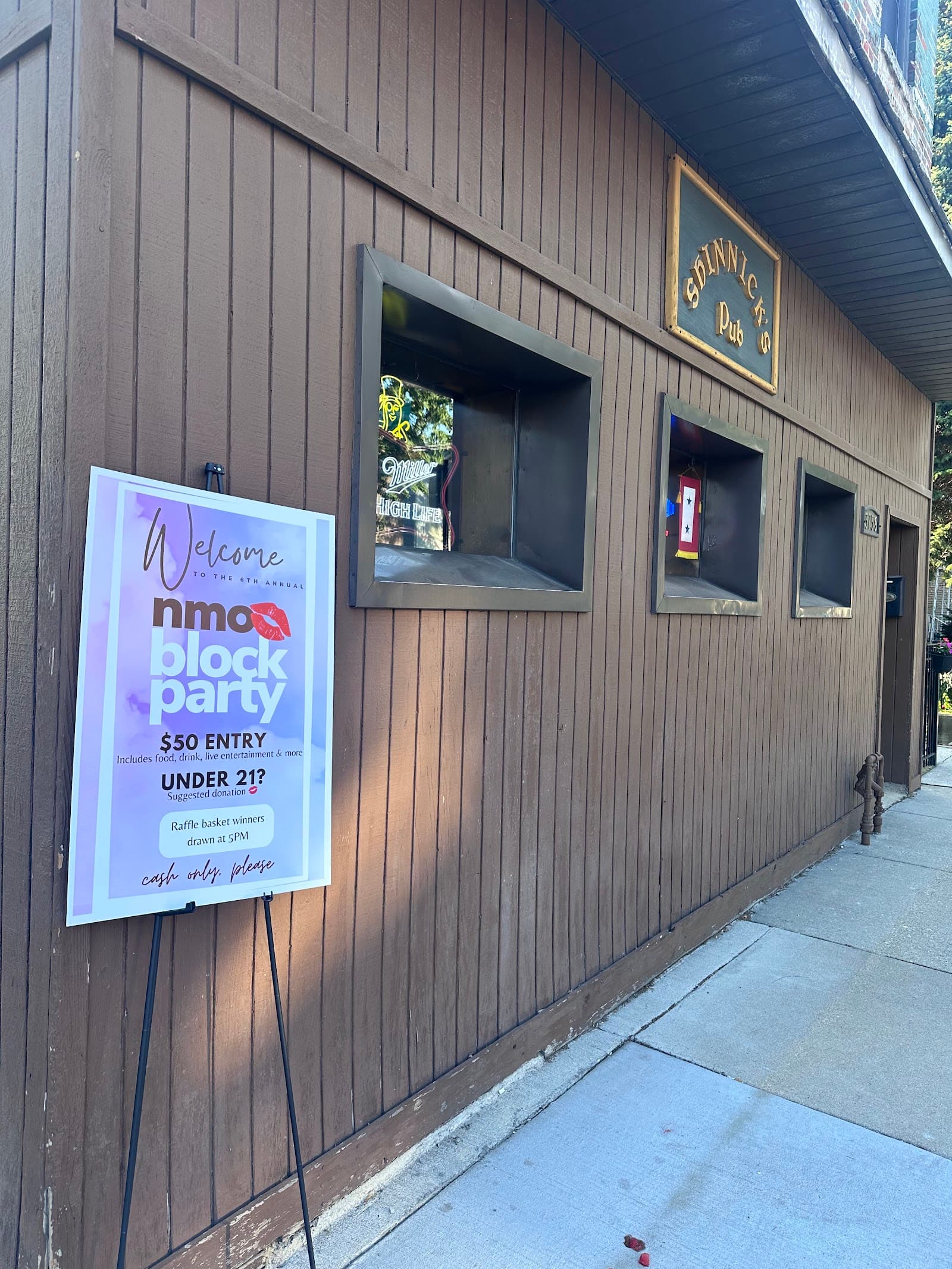 Shinnick's Pub — Irish pub in Chicago