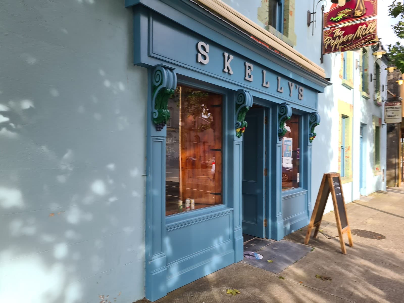 Skelly's Bar & Guest House — Irish pub in Ballymahon