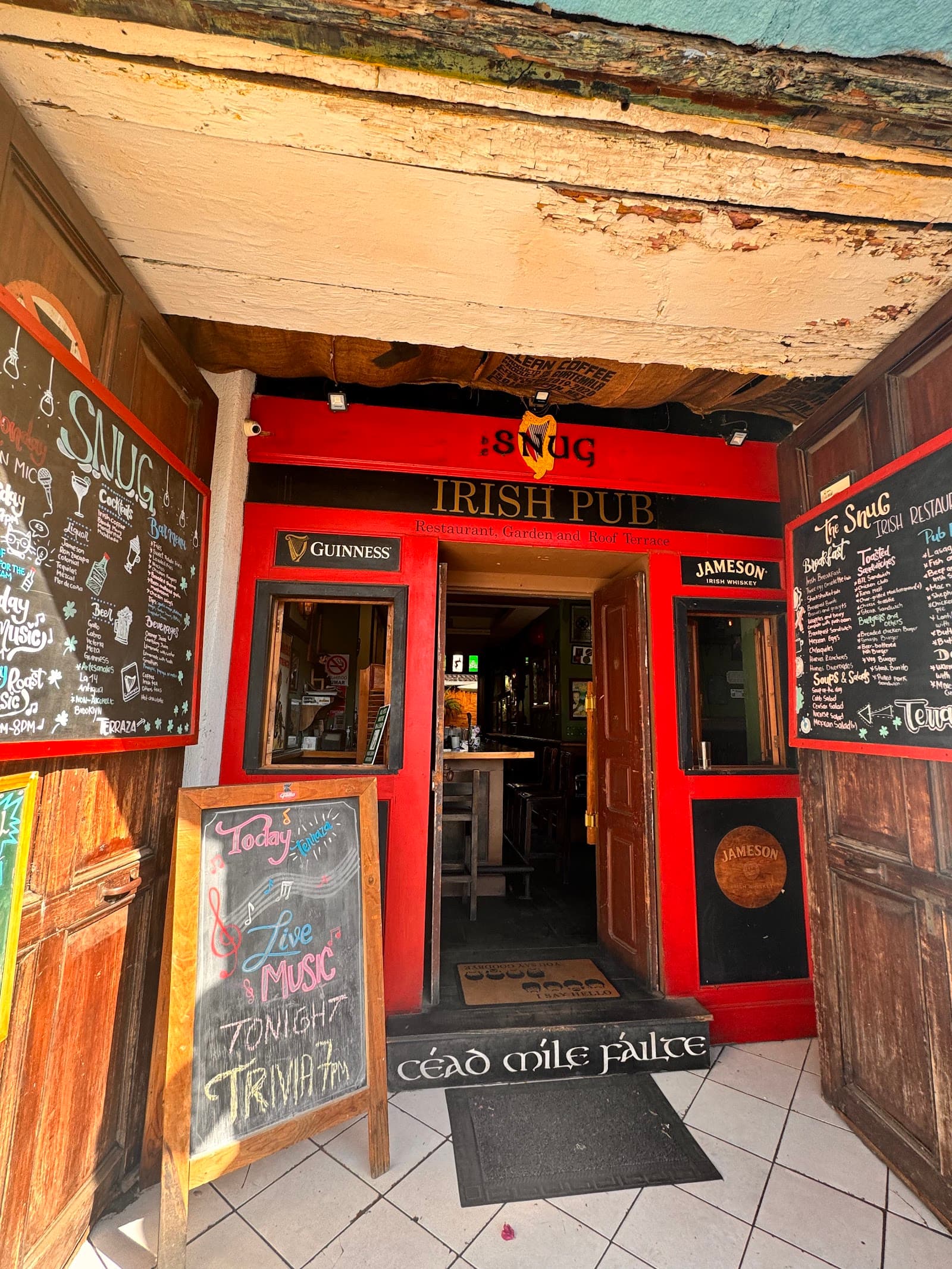 SNUG Antigua — Irish pub in Antigua Guatemala