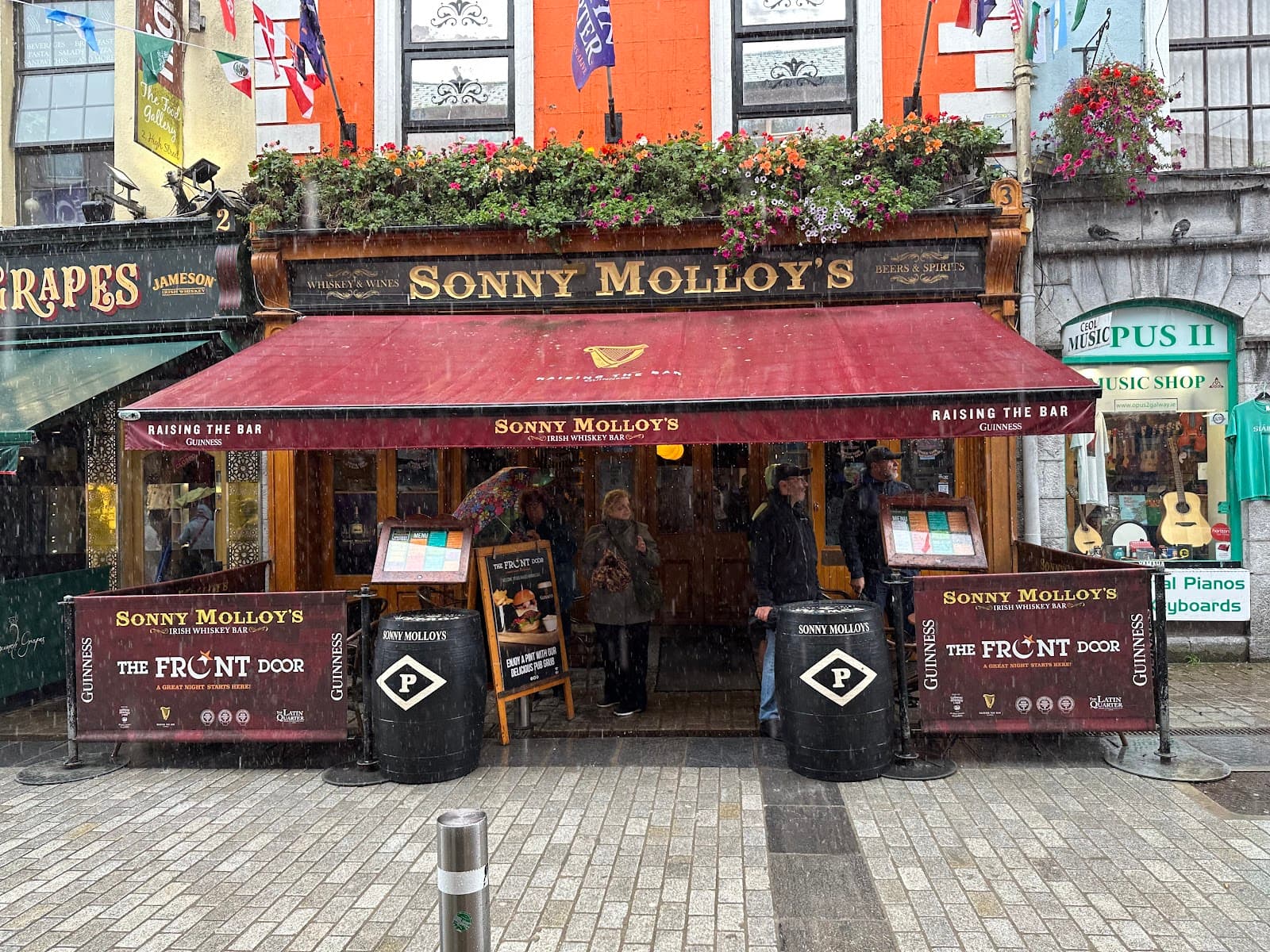 Sonny Molloy's — Irish pub in Galway