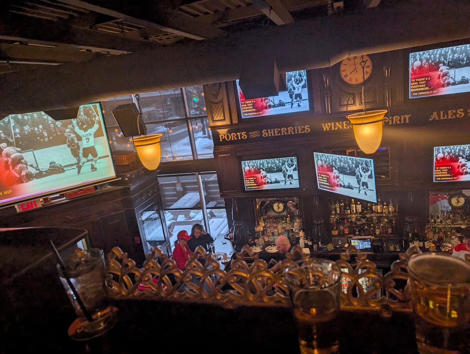 St. James Corner Restaurant & Irish Pub — Irish pub in Calgary