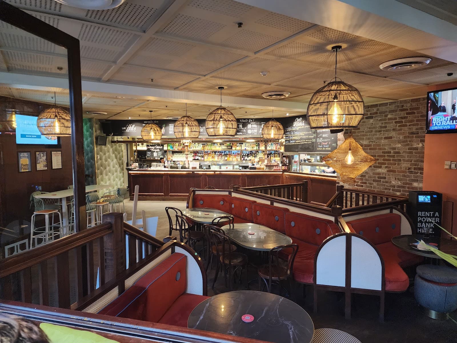 The Strawberry — Irish pub in Sydney