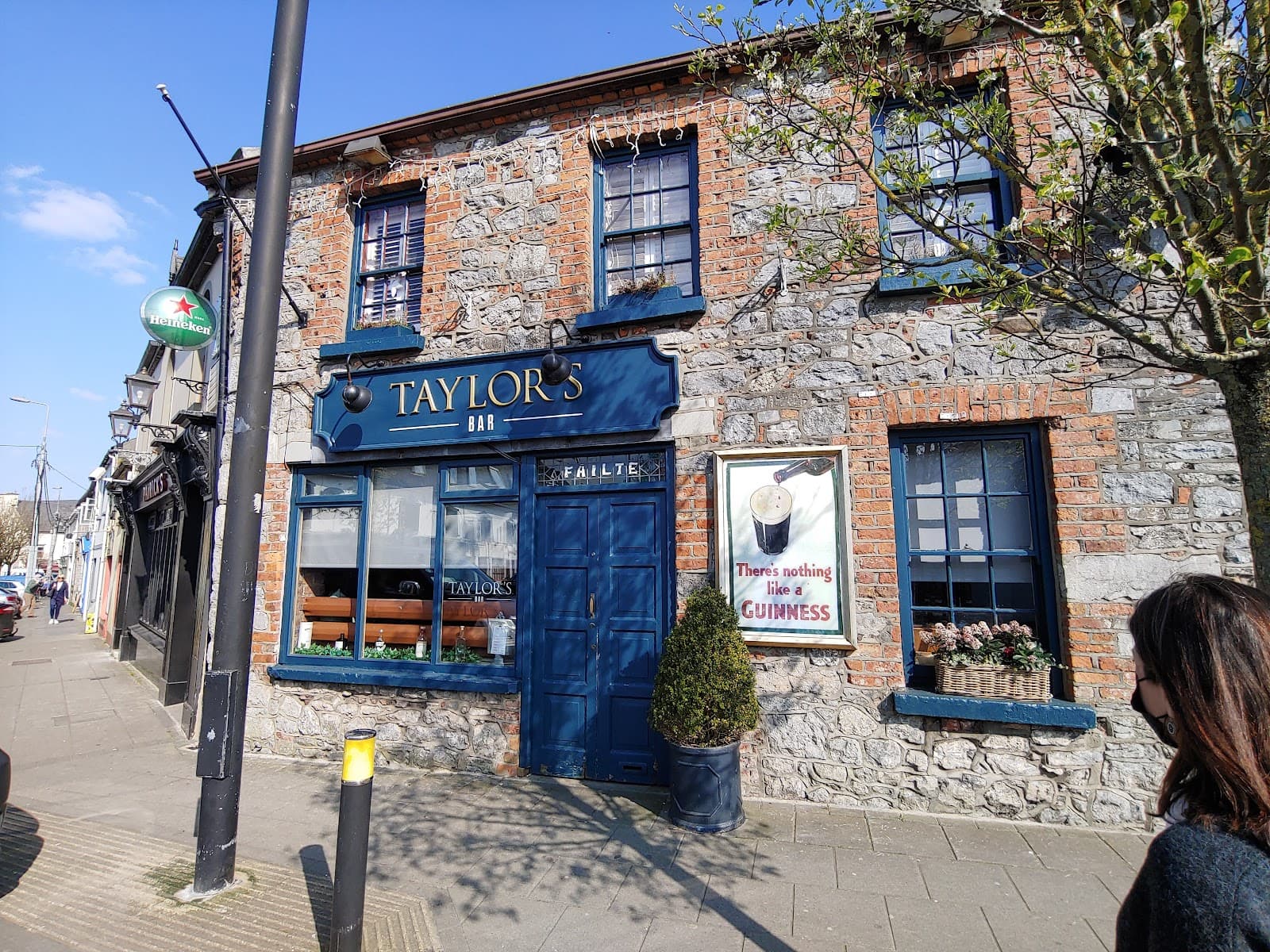 Taylor's Bar — Irish pub in Ennis