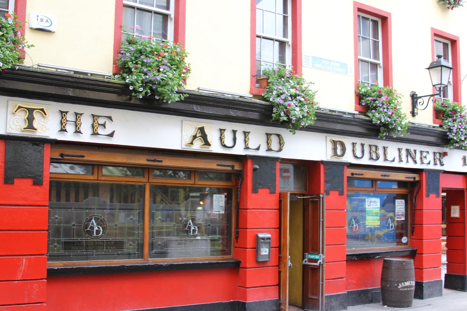 The Auld Dubliner — Irish pub in Dublin