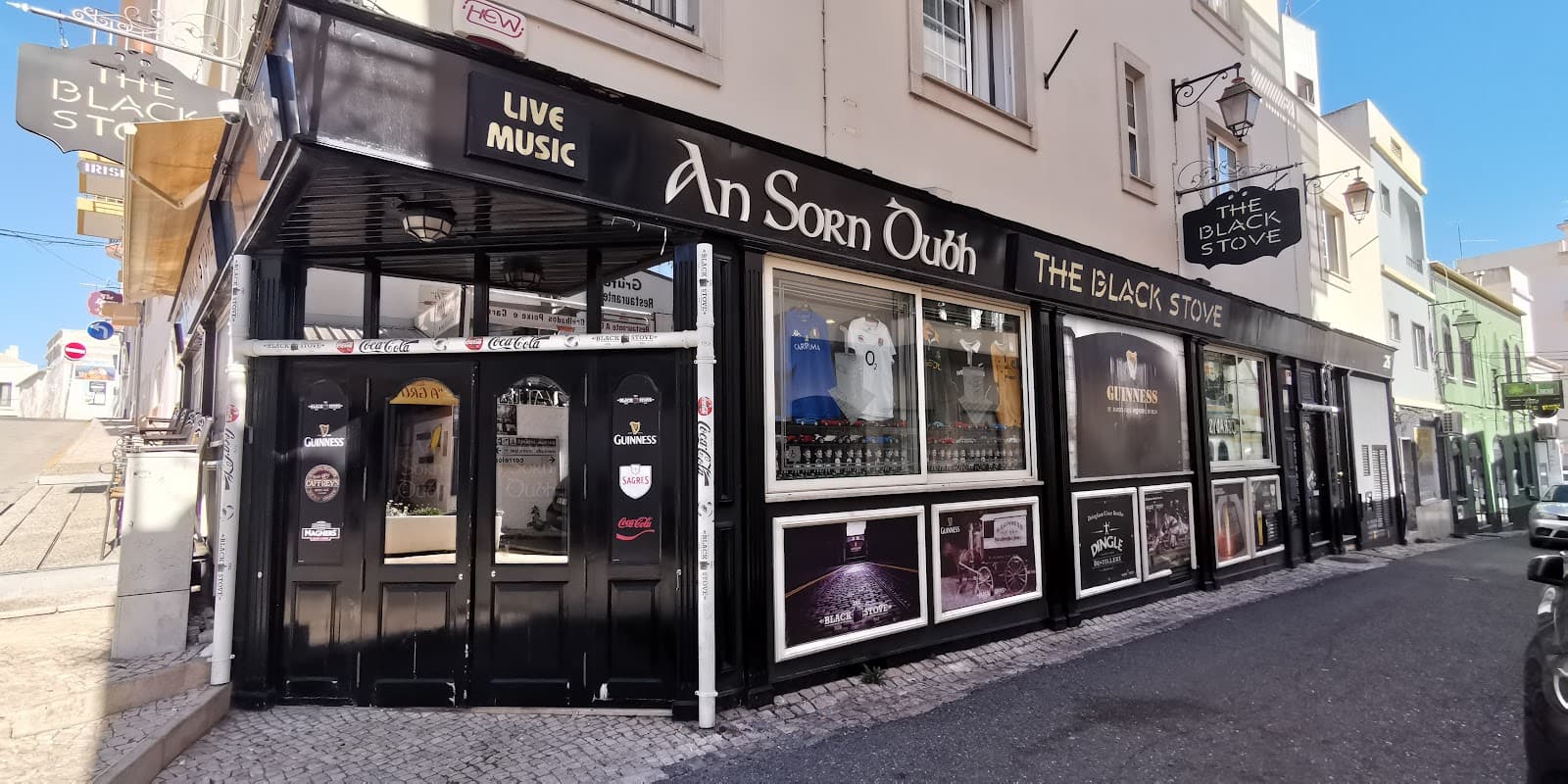 The Black Stove — Irish pub in Portimão